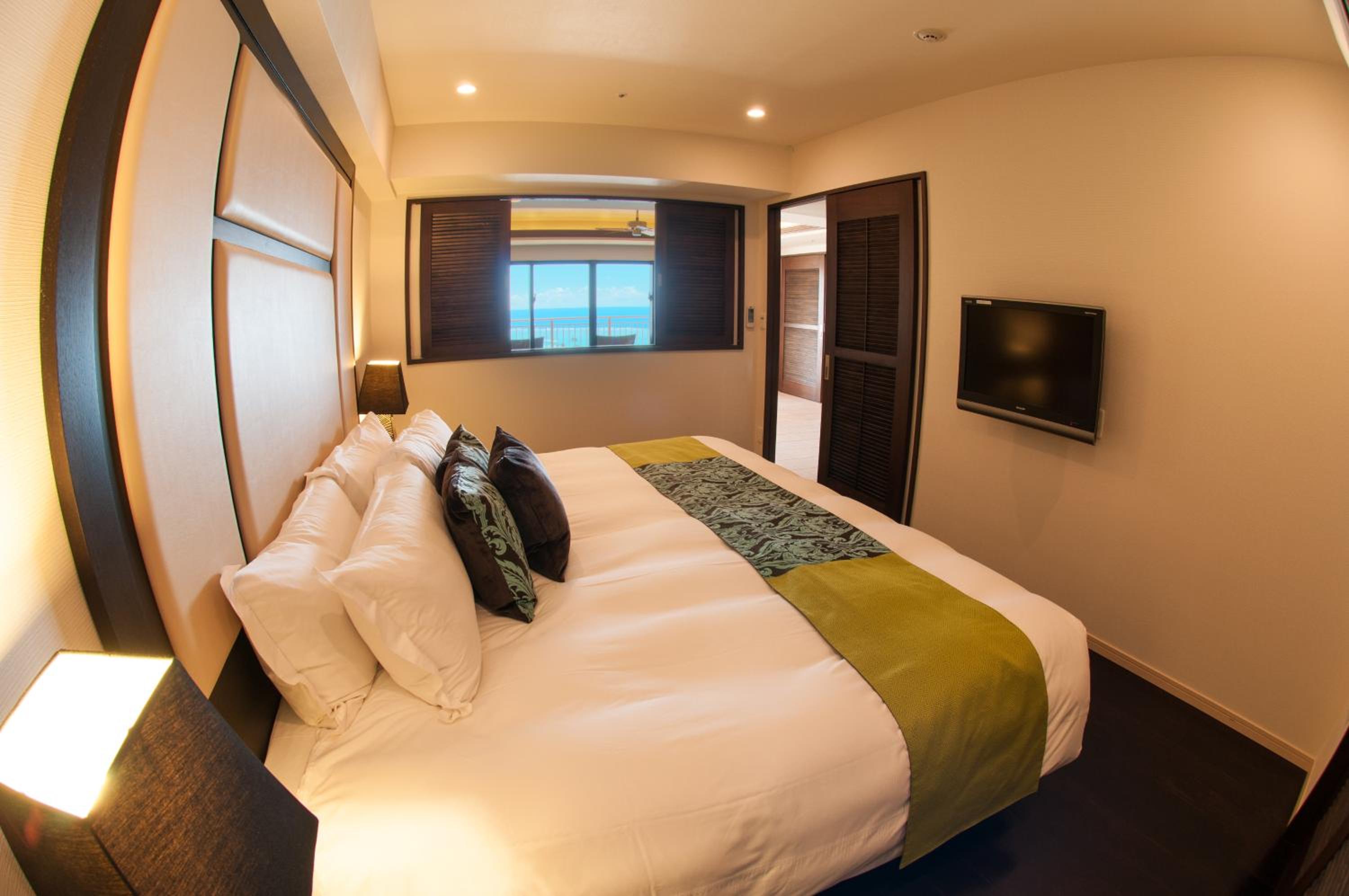 Premium Suite in Hotel Bldg (Quadruple Occupancy) - Photo 1