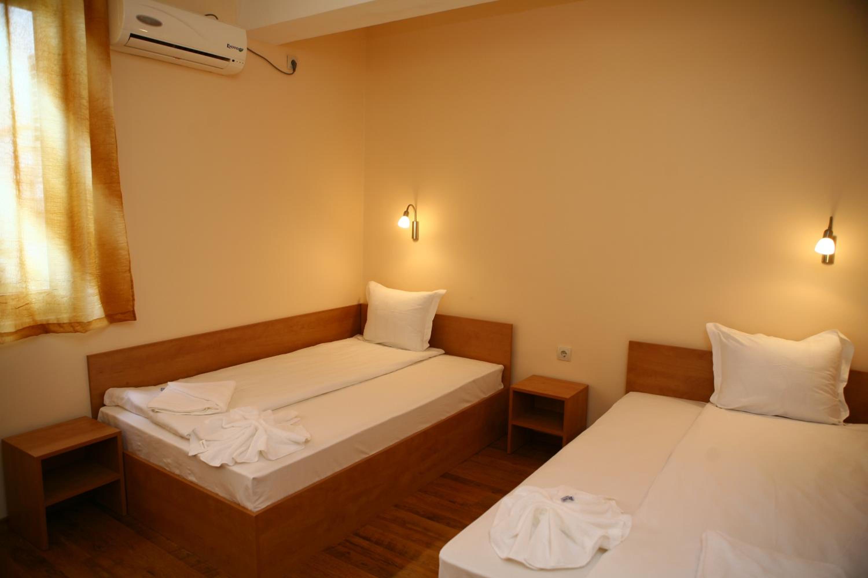 Double or Twin Room photo 2