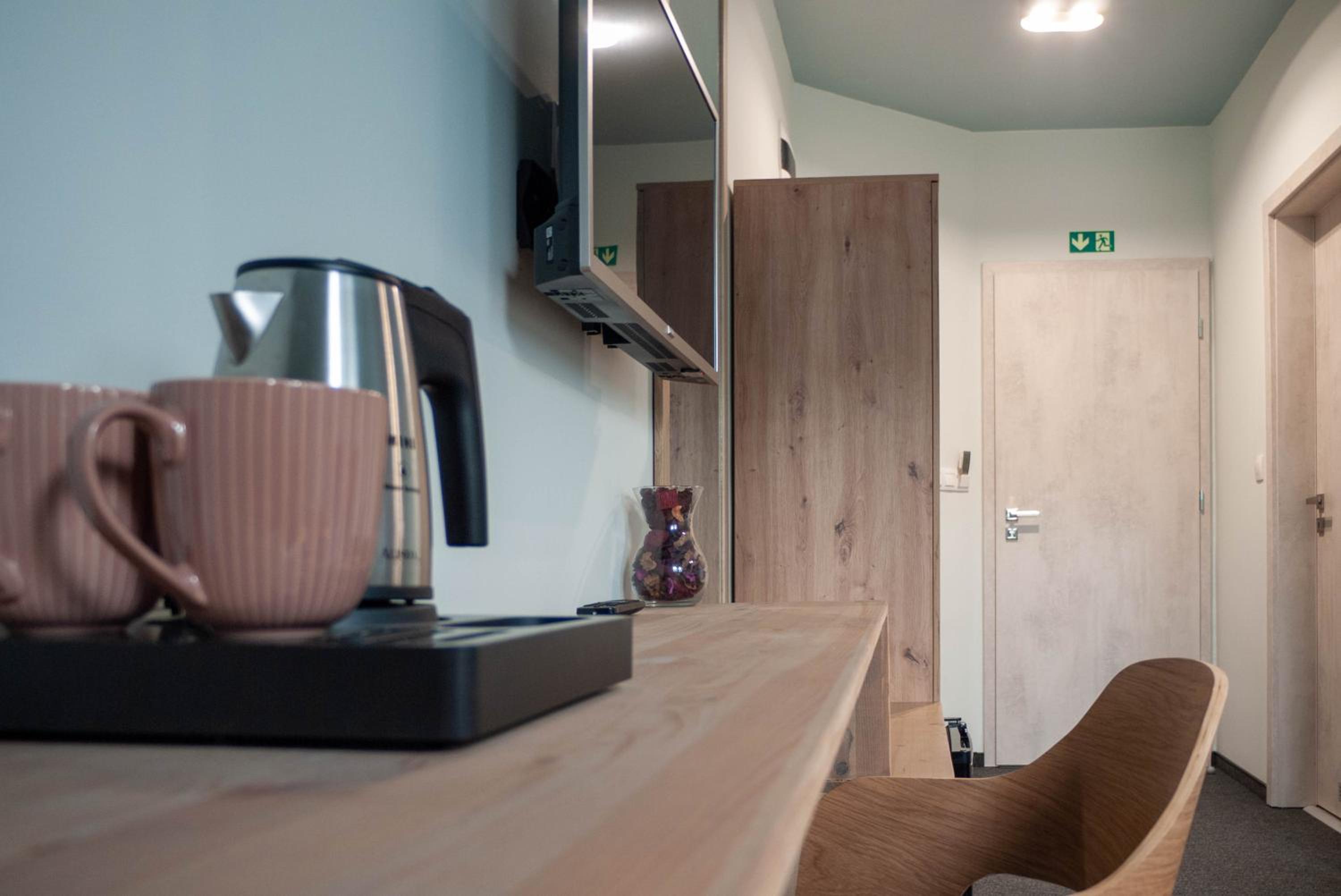 Deluxe Double Room with Extra Bed - Photo 5