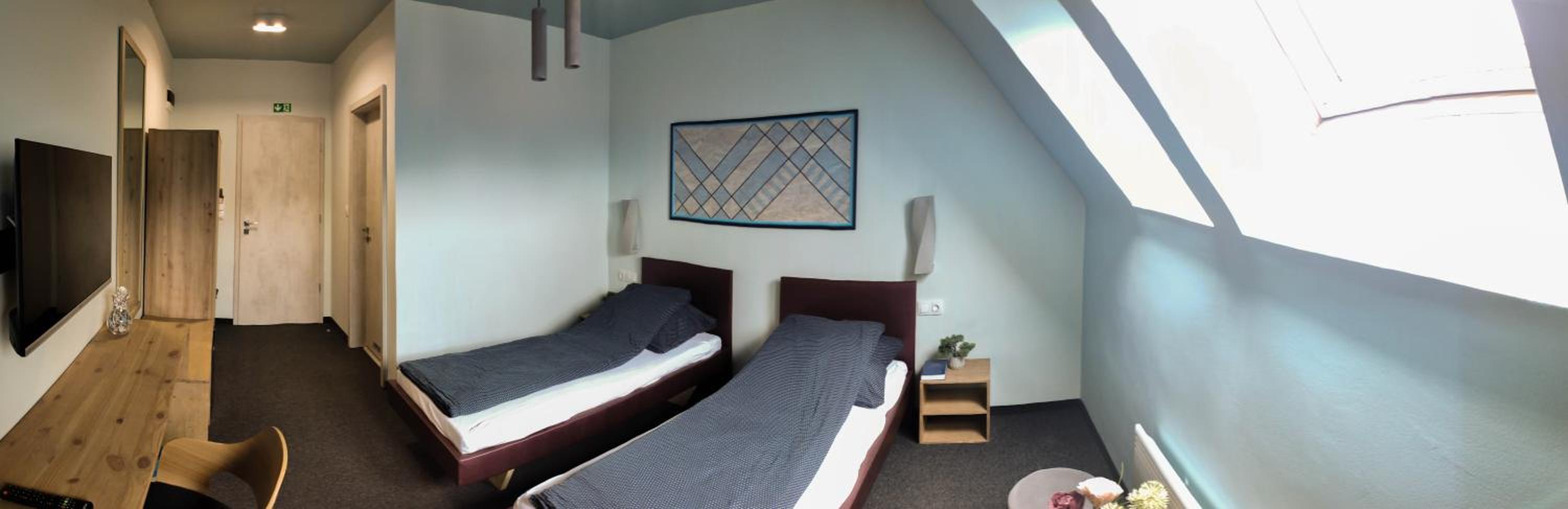 Deluxe Room (2 Adults + 1 Child)