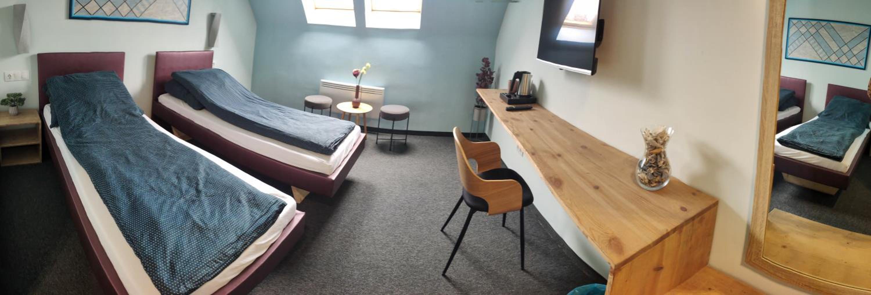 Deluxe Double or Twin Room - Photo 6