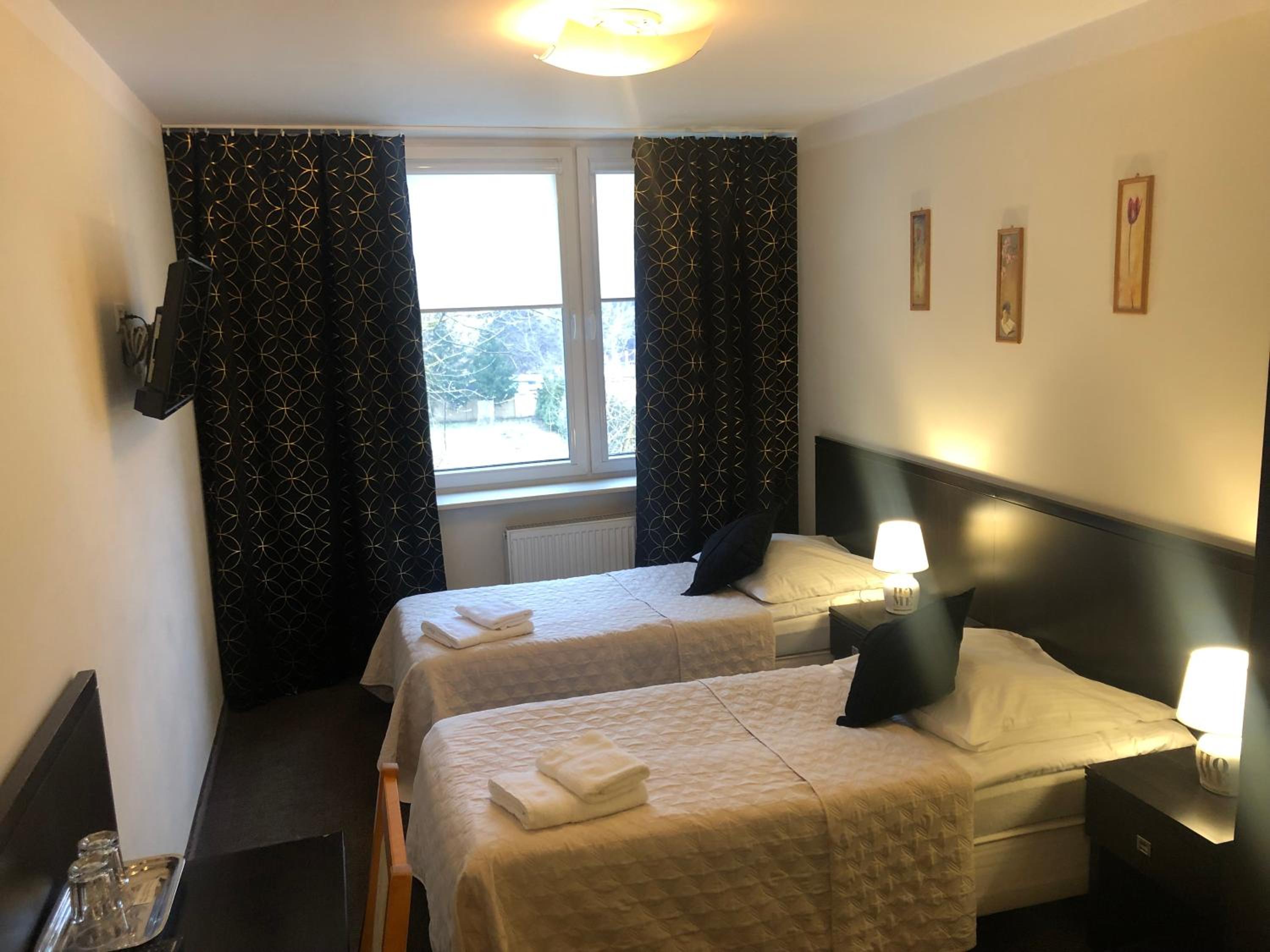 Twin Room - Photo 71