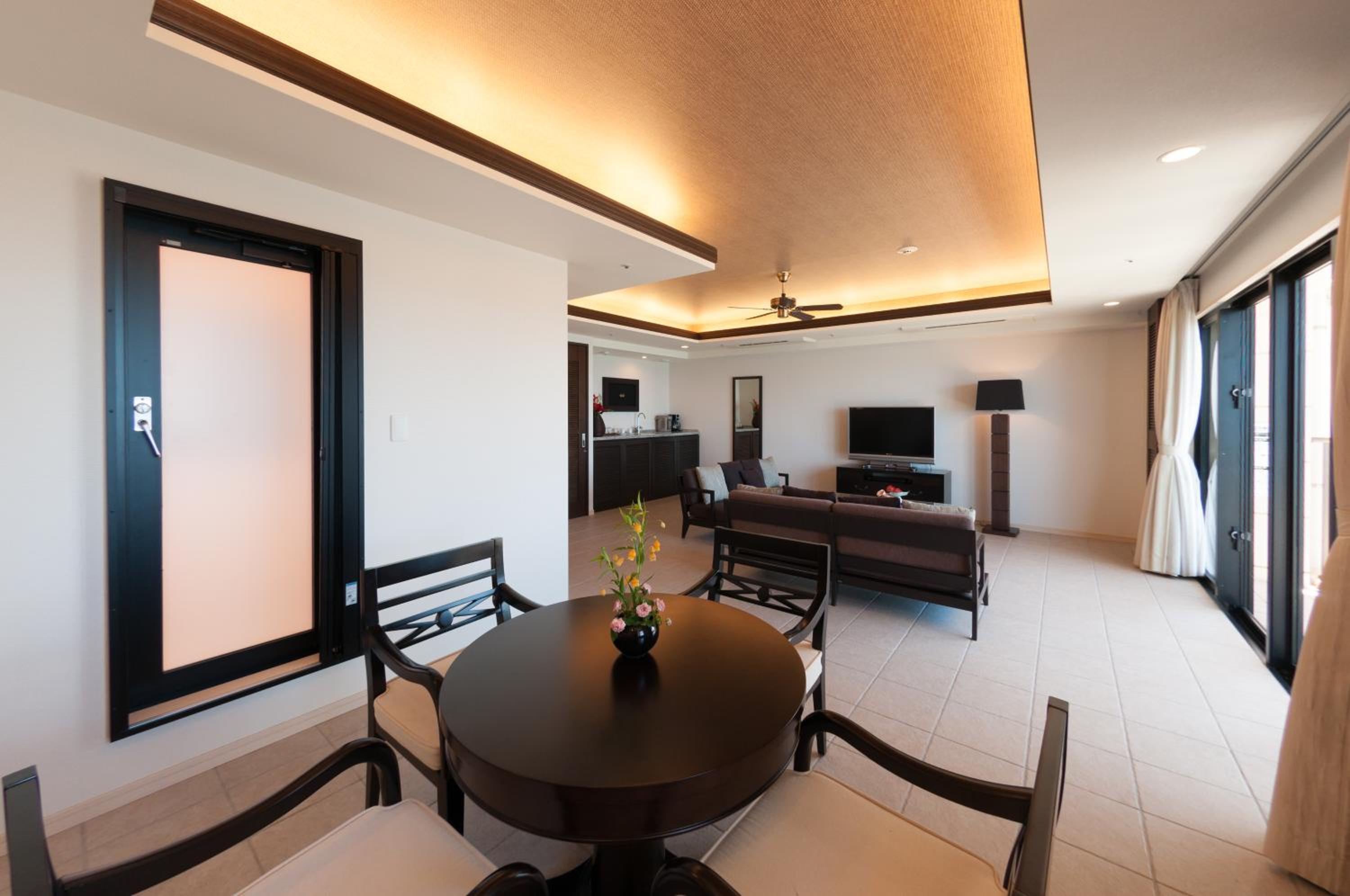 Premium Suite in Condo Bldg (Quadruple Occupancy) - Photo 3