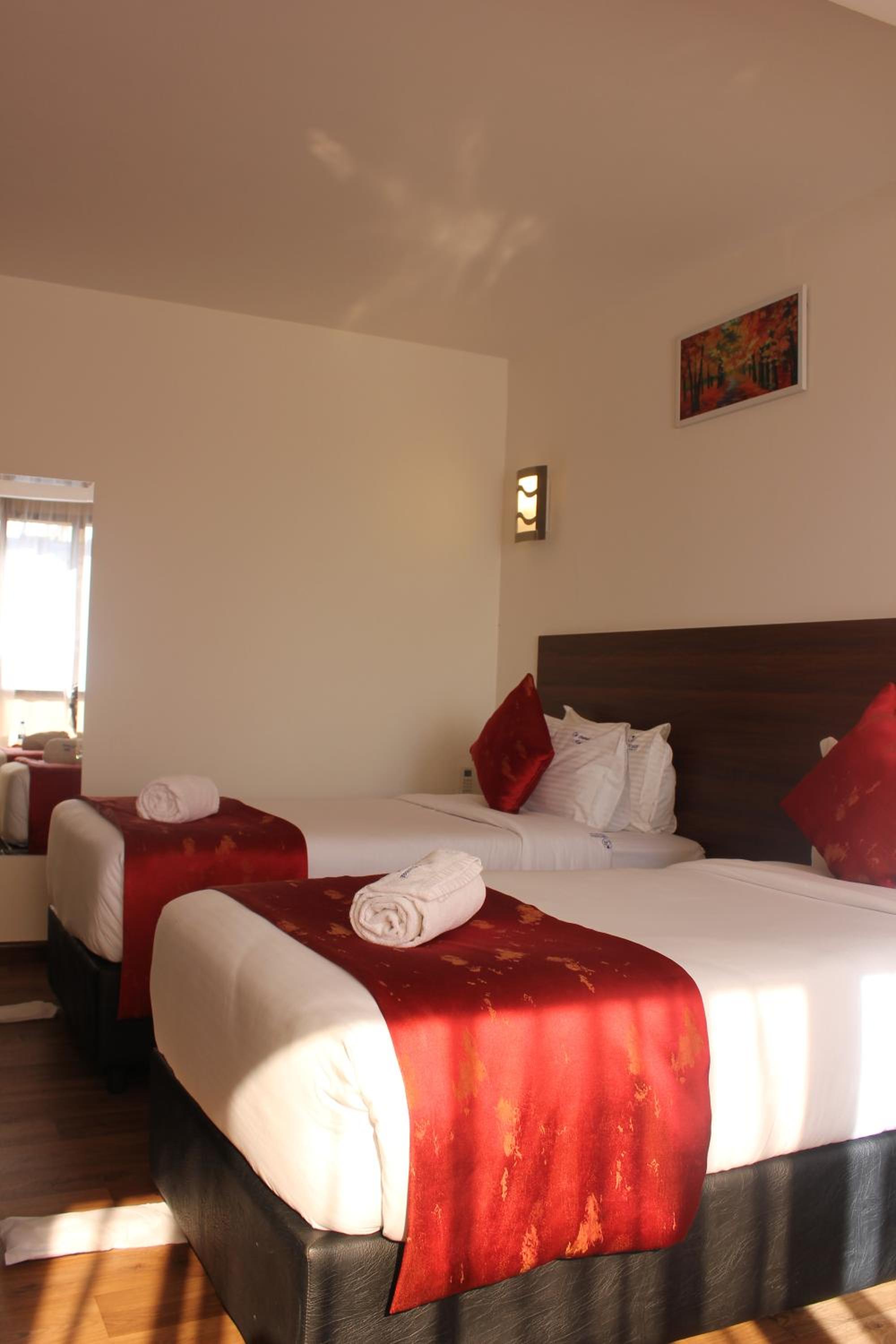 Deluxe Twin Room - Photo 13