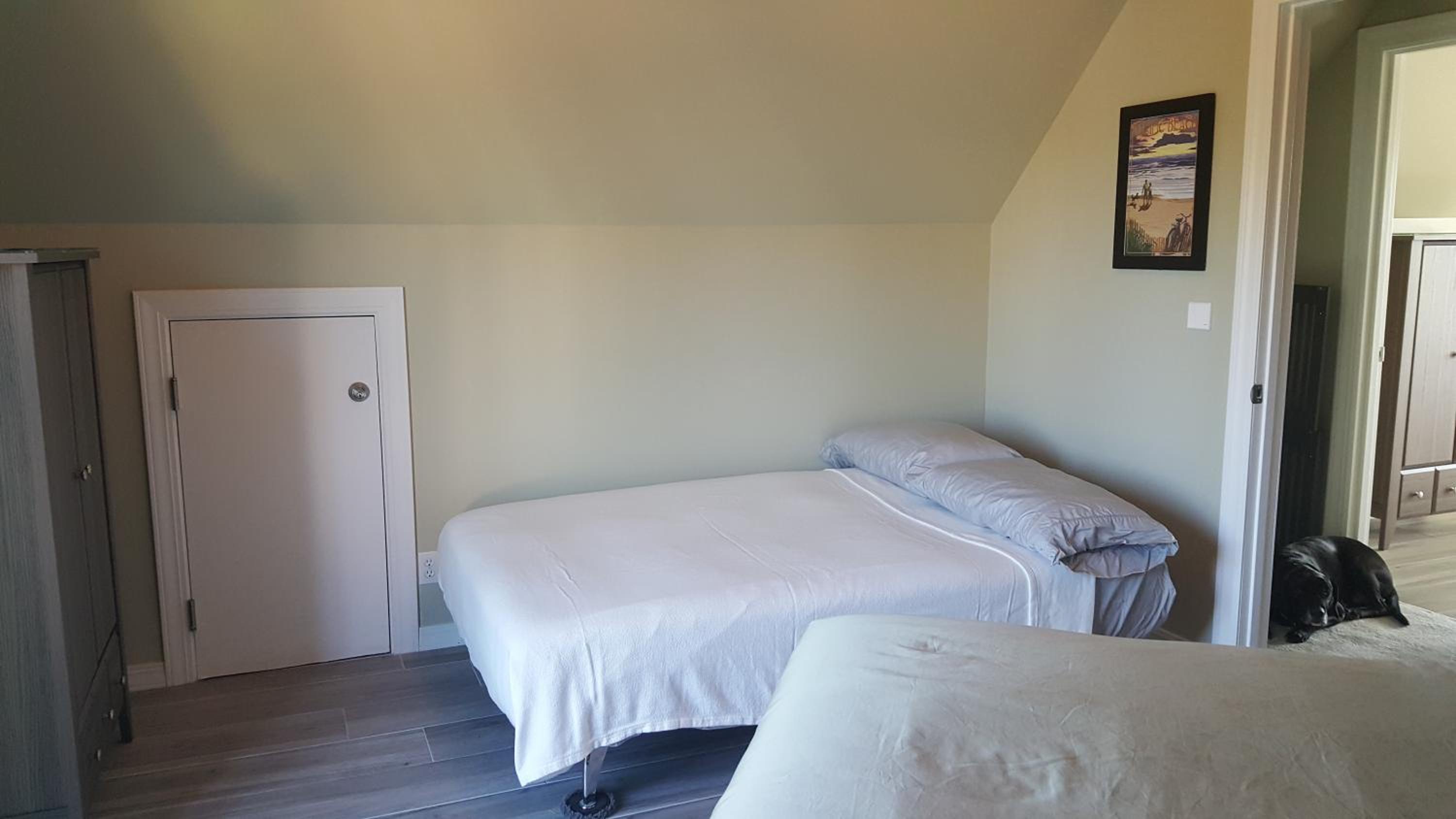 Three-Bedroom House photo 2