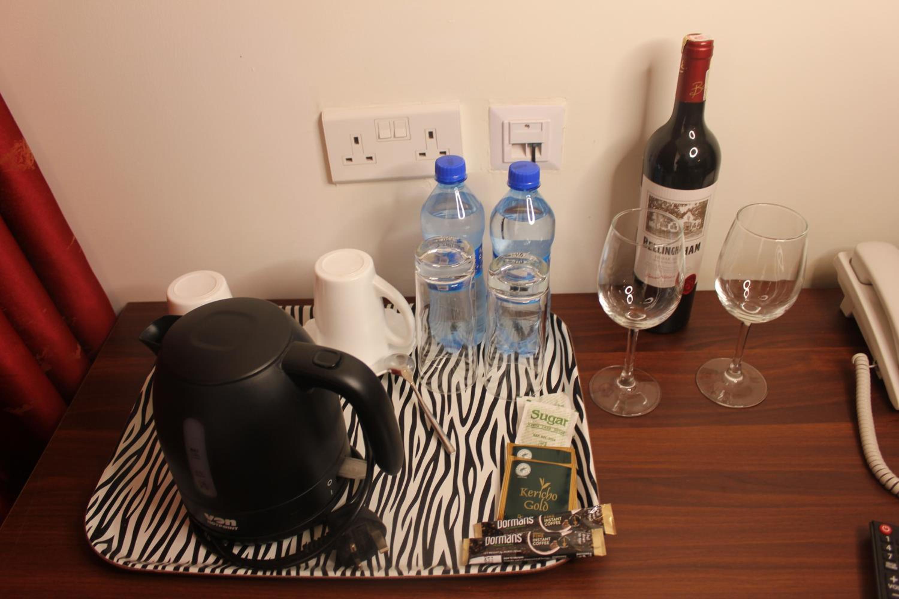 Deluxe Queen Room - Photo 4