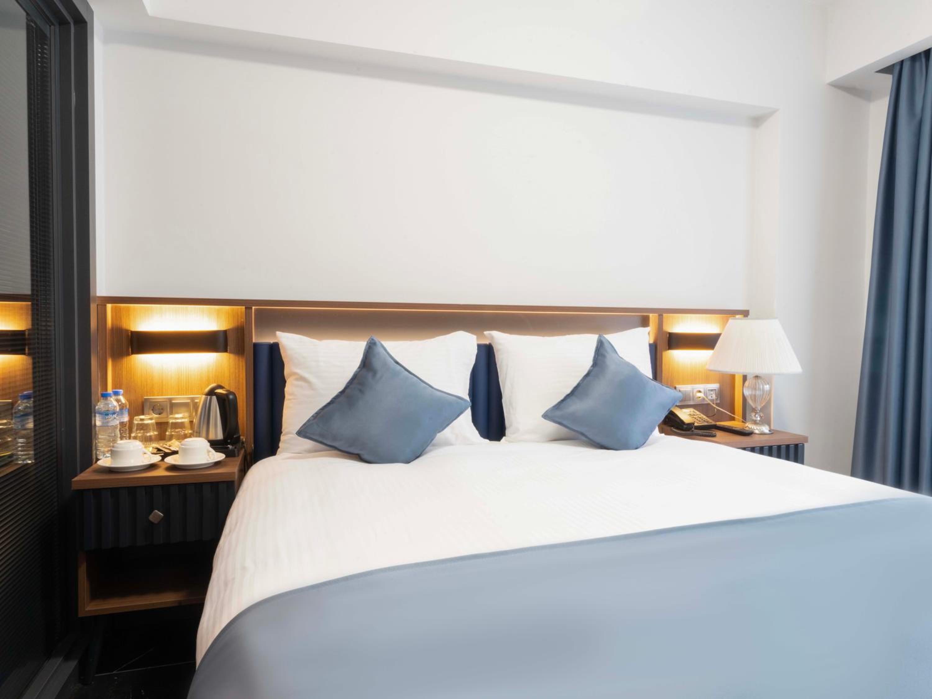 Standard Double or Twin Room photo 2