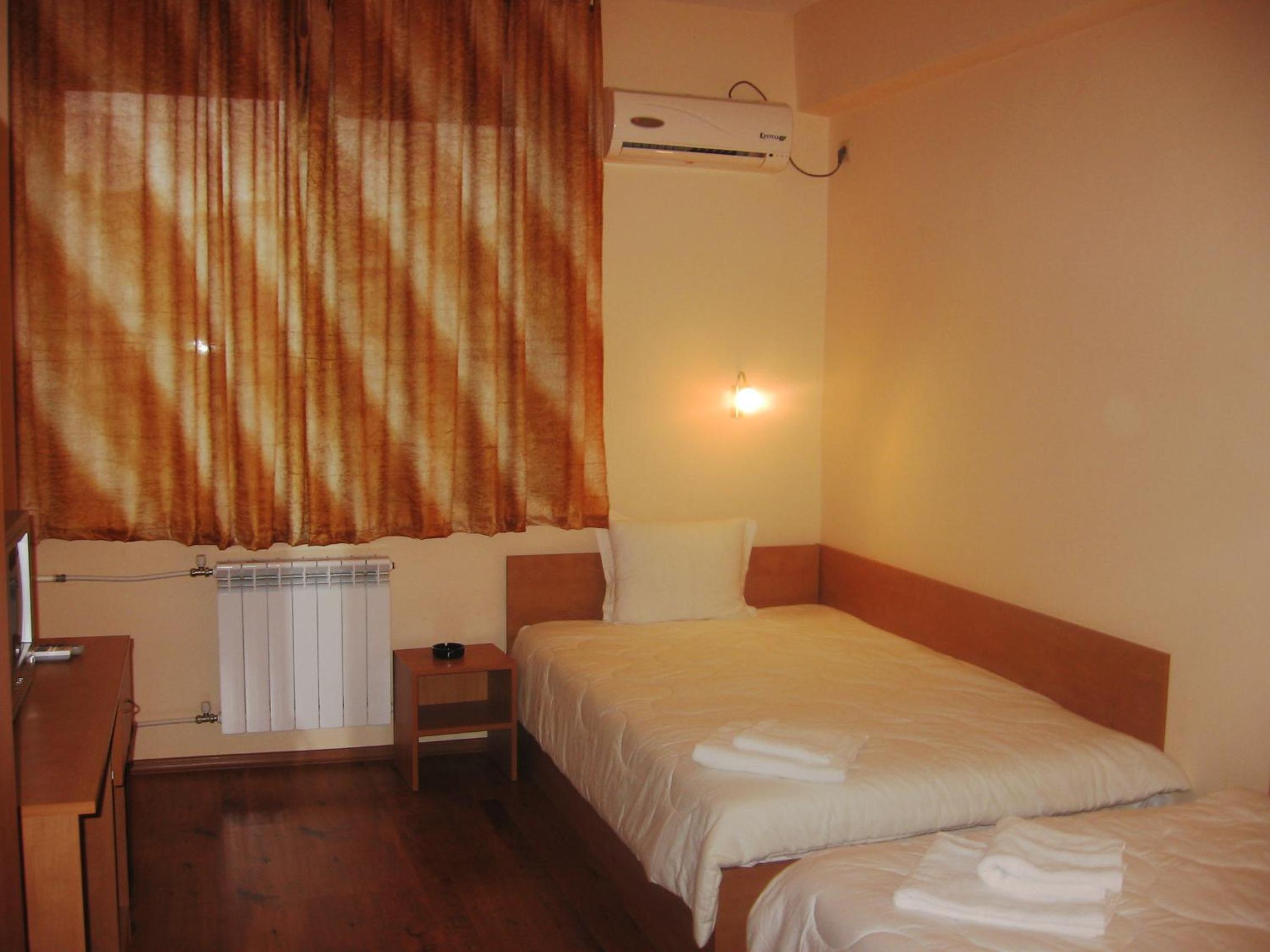 Double or Twin Room photo 3