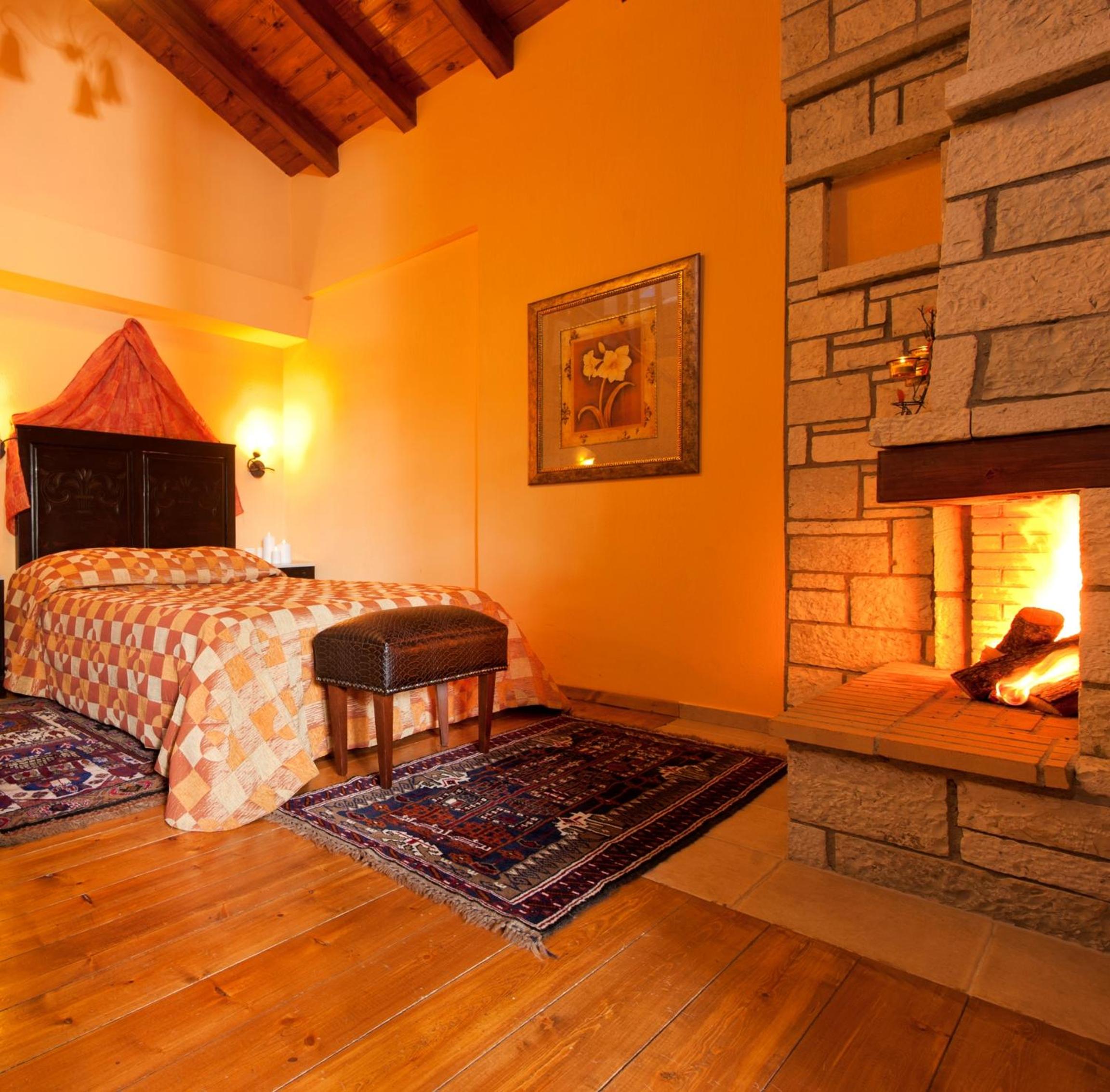 Deluxe Double Room with Spa Bath  - Photo 3