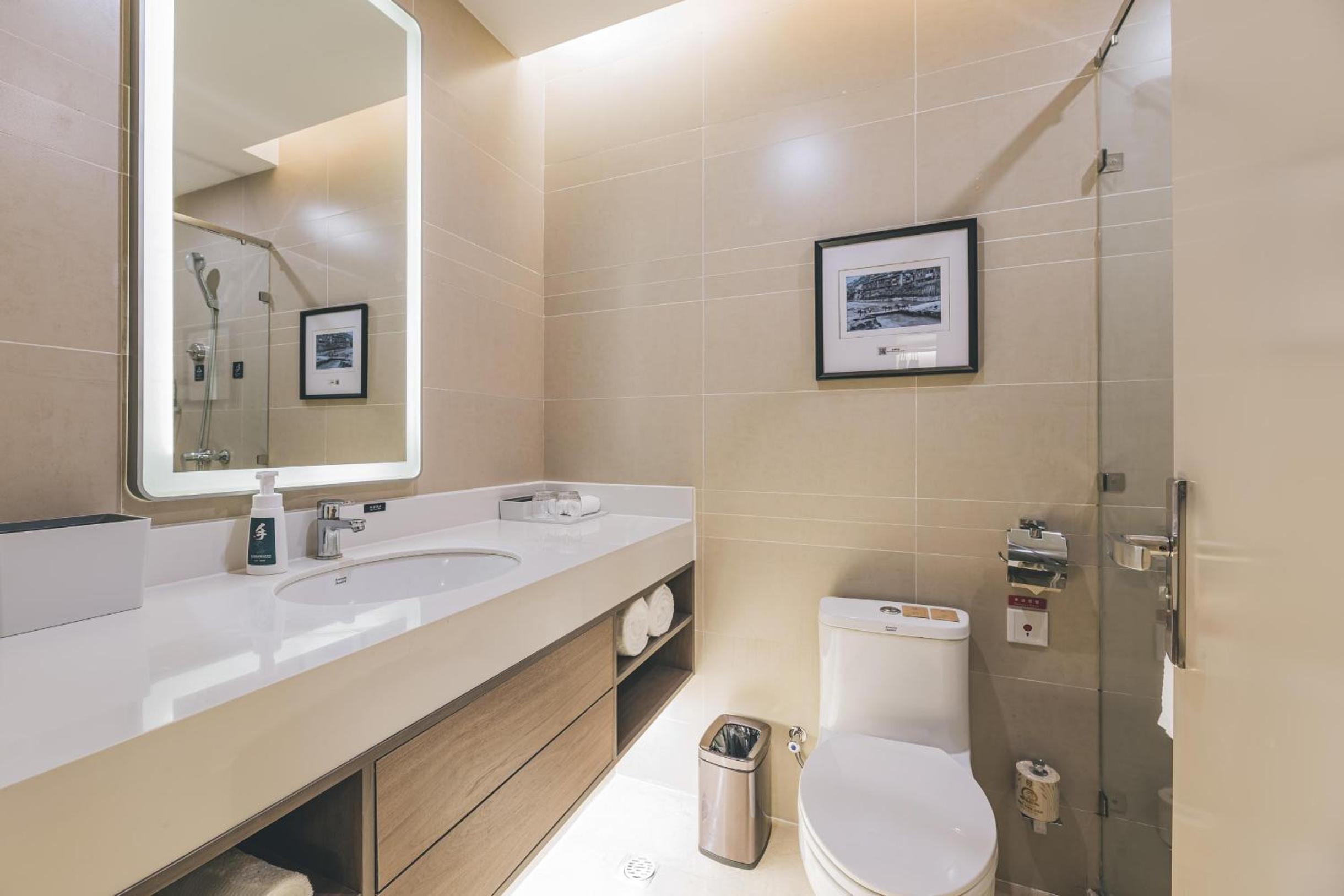 Elegant Double Room photo 3