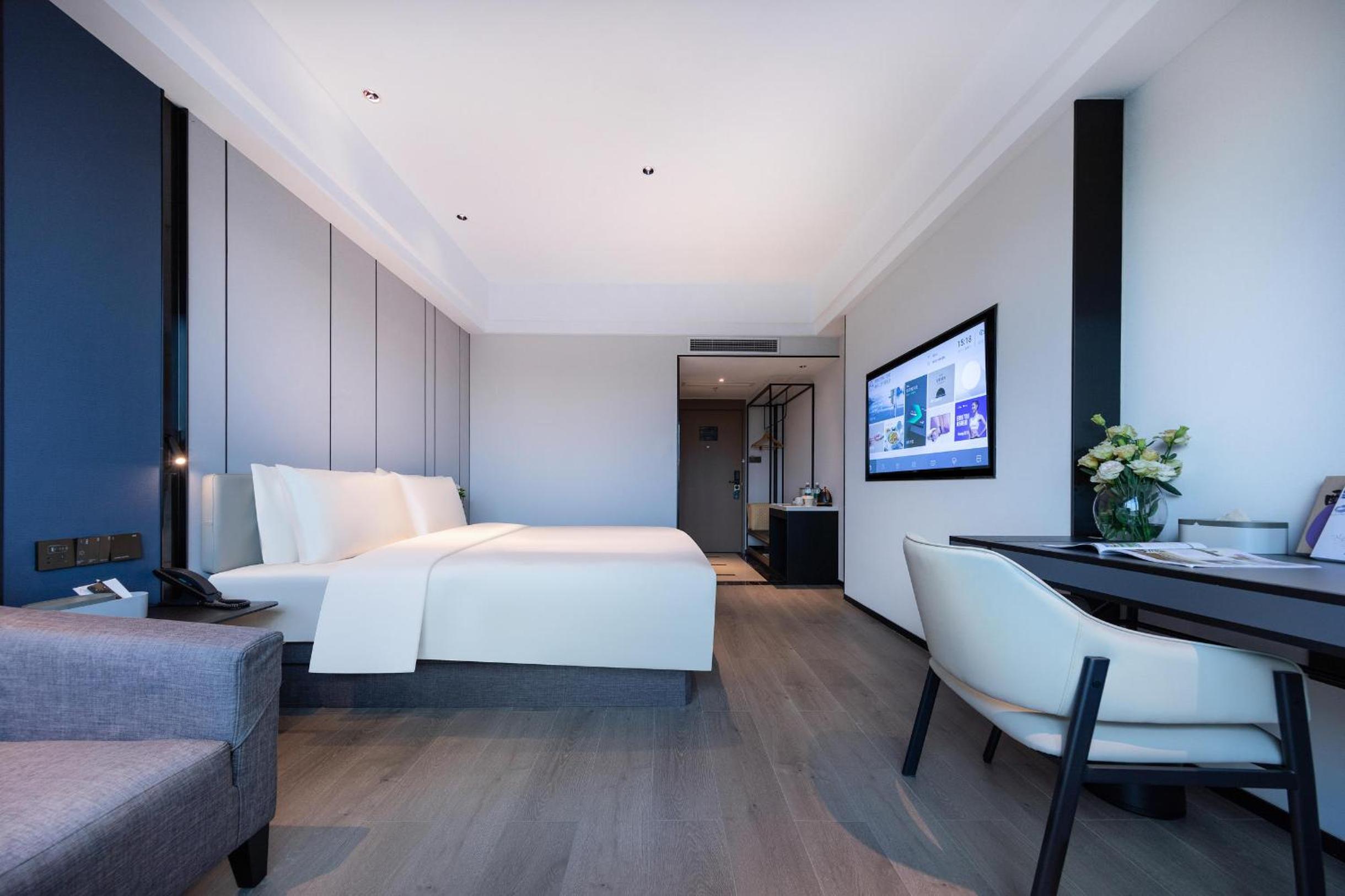 Elegant Double Room photo 3