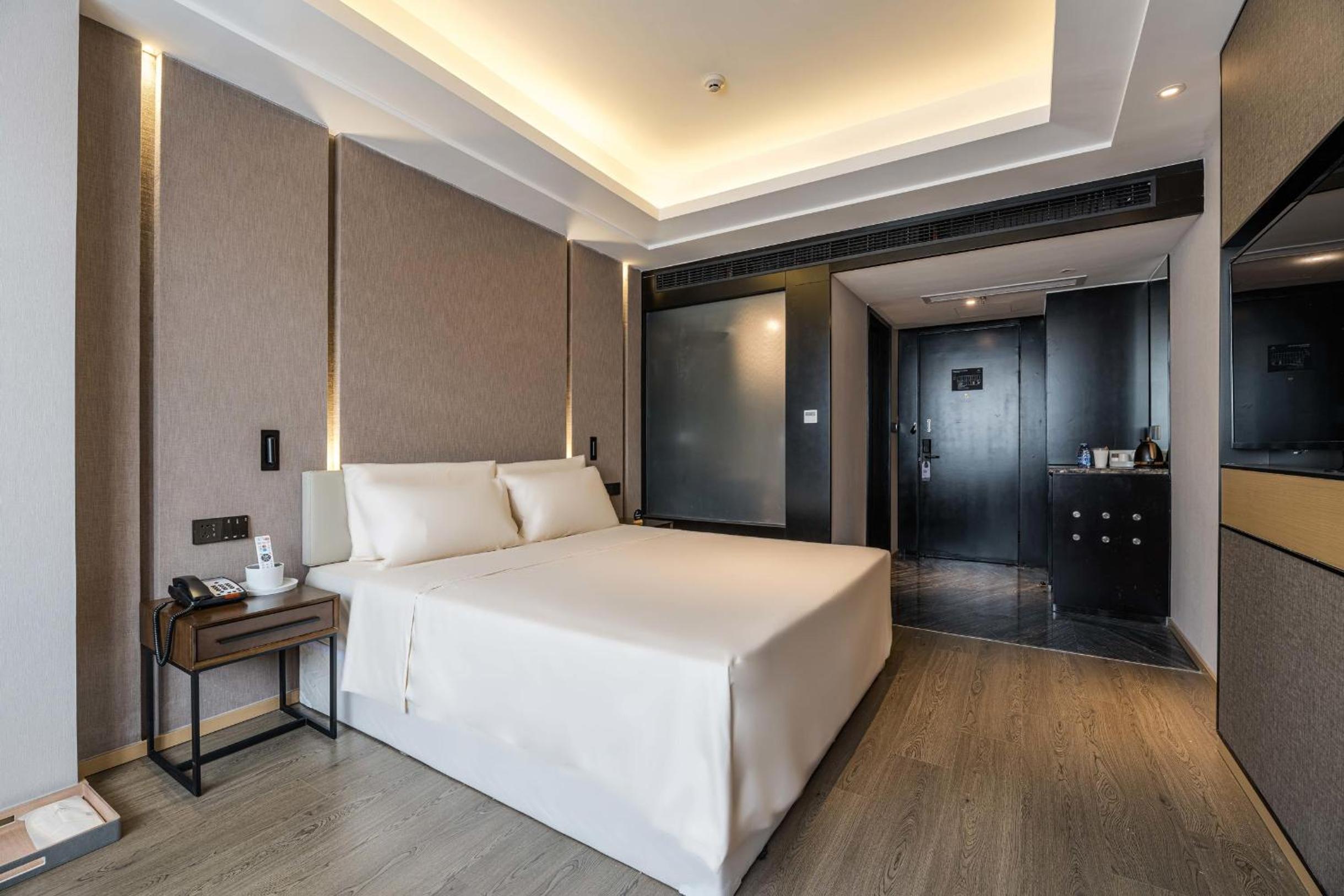 Jimu Double Room with Bathtub