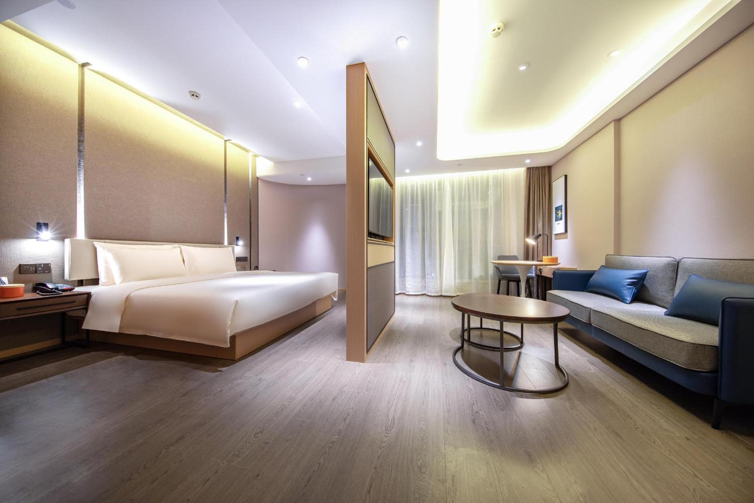 Deluxe Suite photo 2