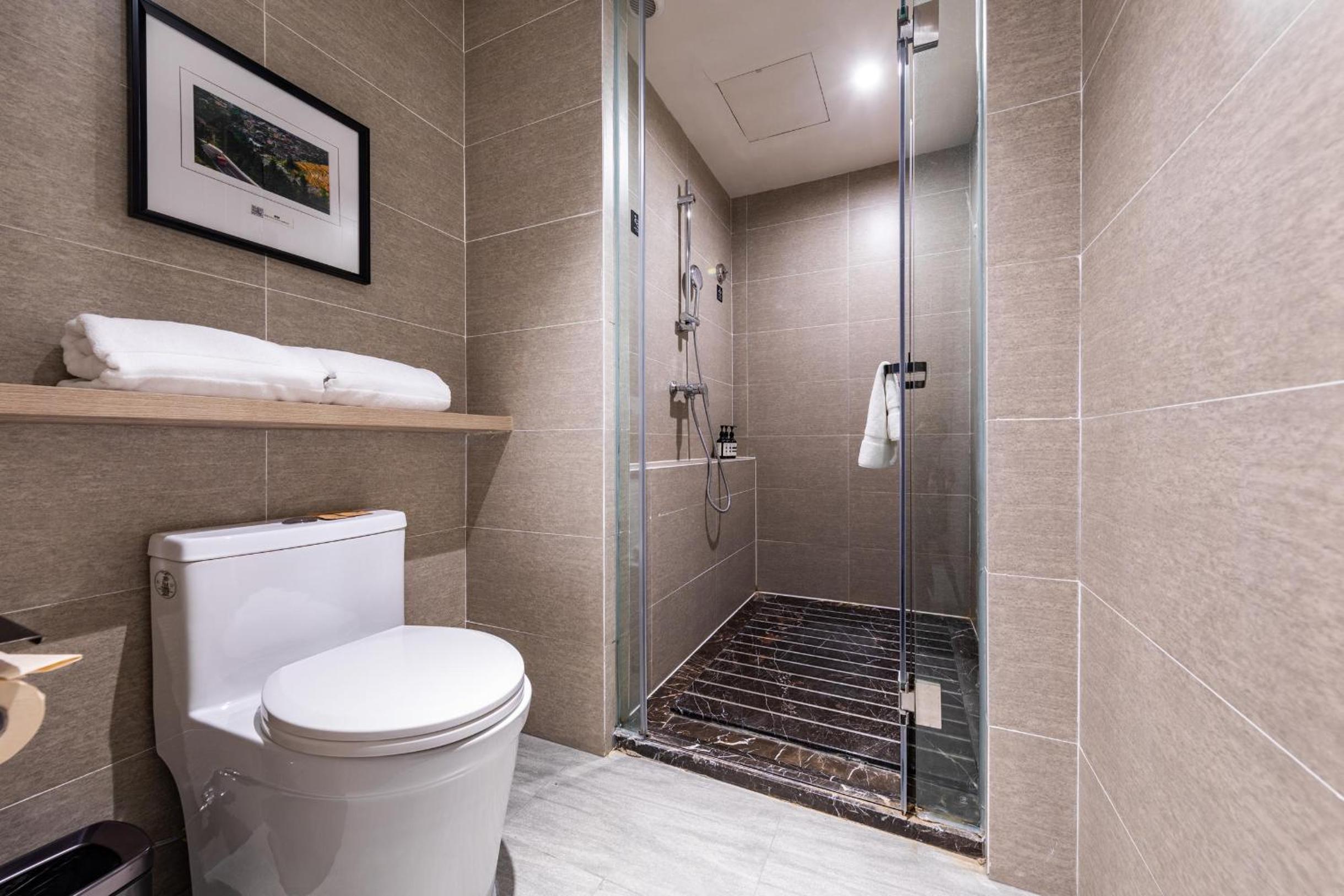 Elegant Double Room photo 3