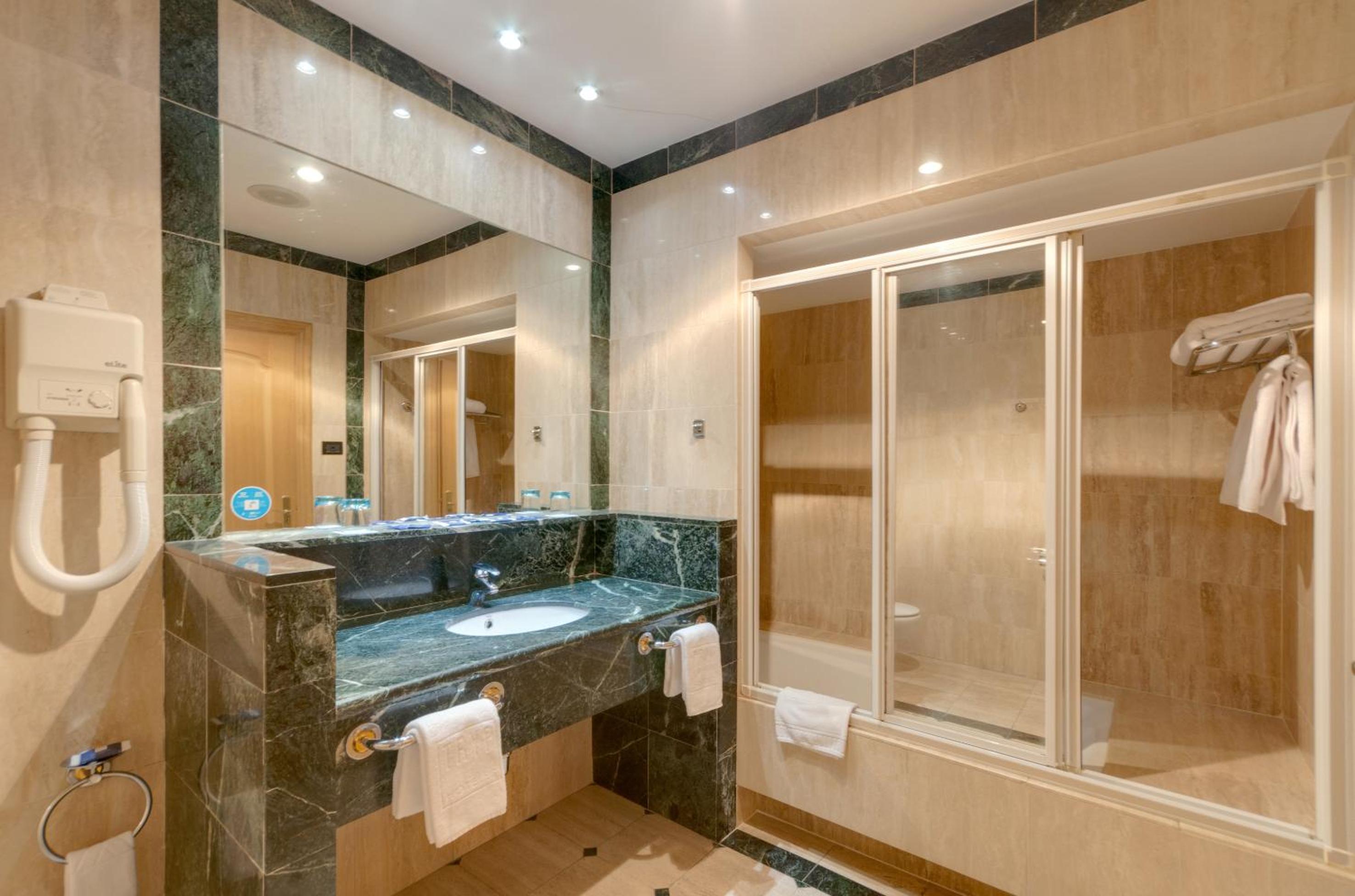 Triple Room photo 2