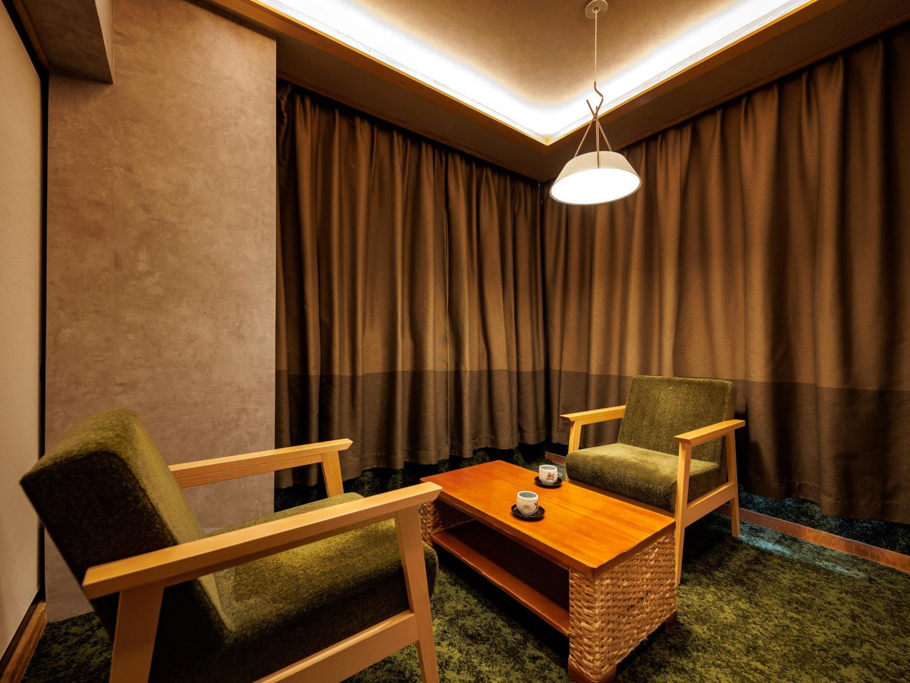 Twin Room with View