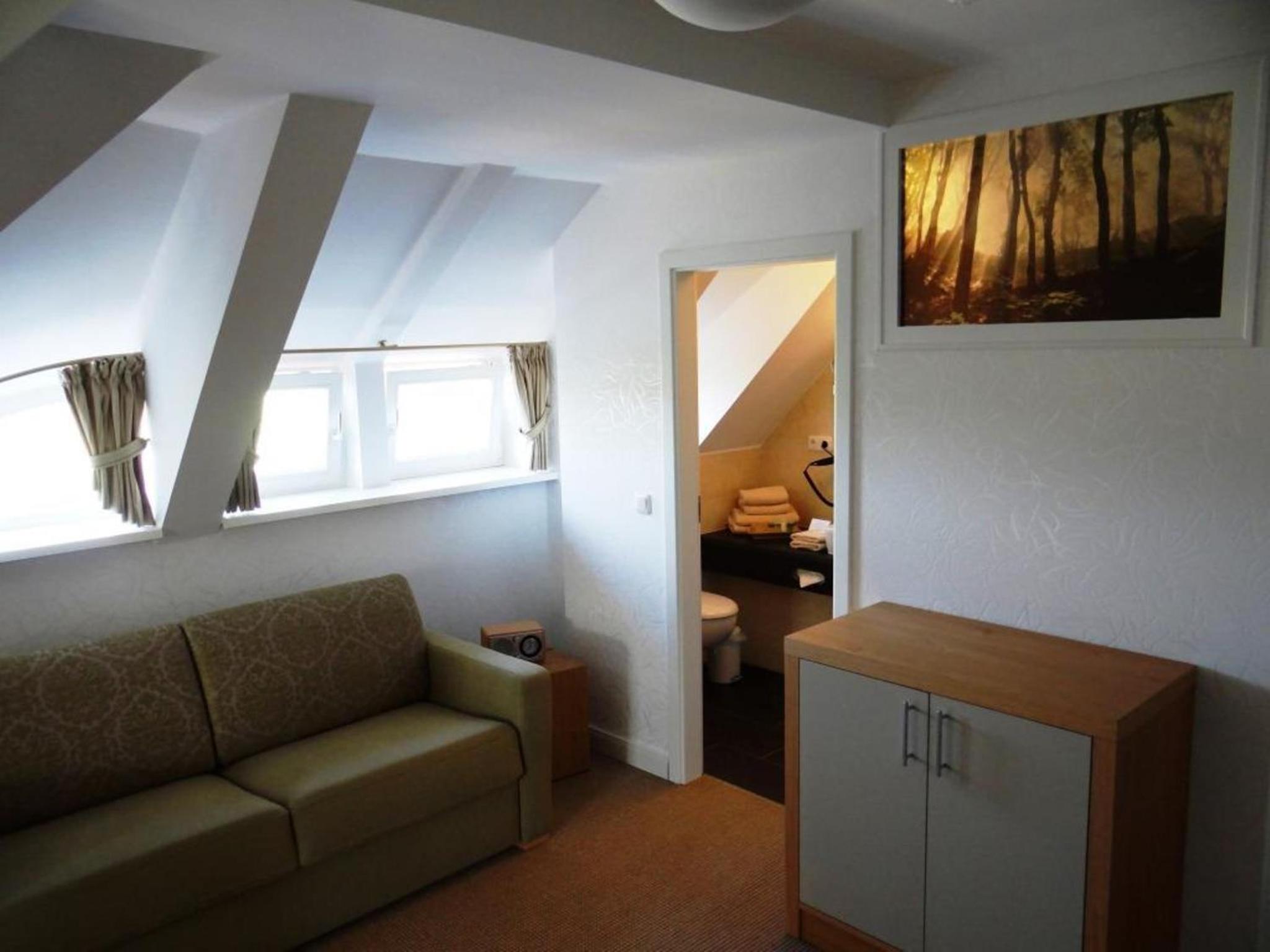 Suite - Photo 4