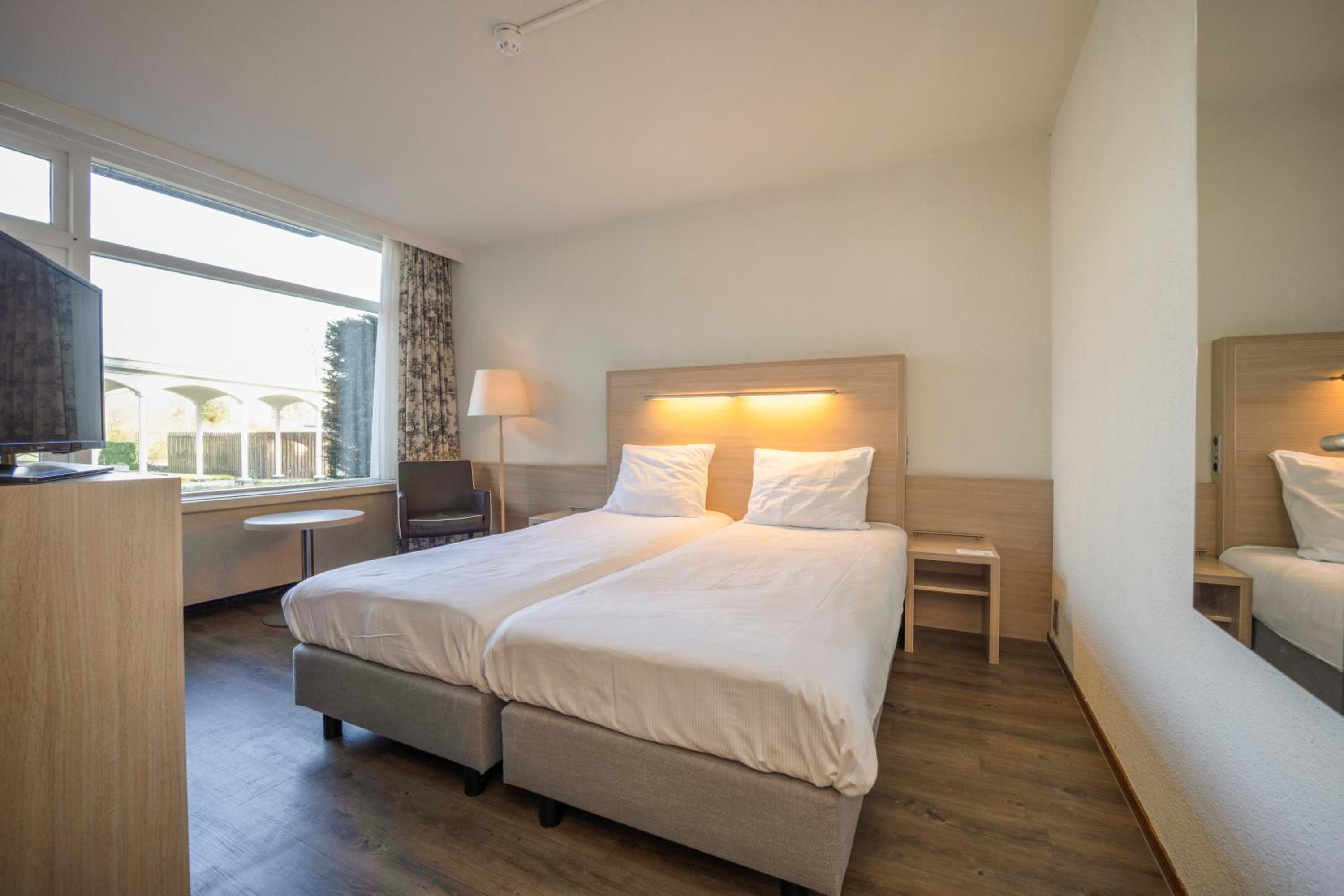 Standard Double or Twin Room with Balcony - Photo 1
