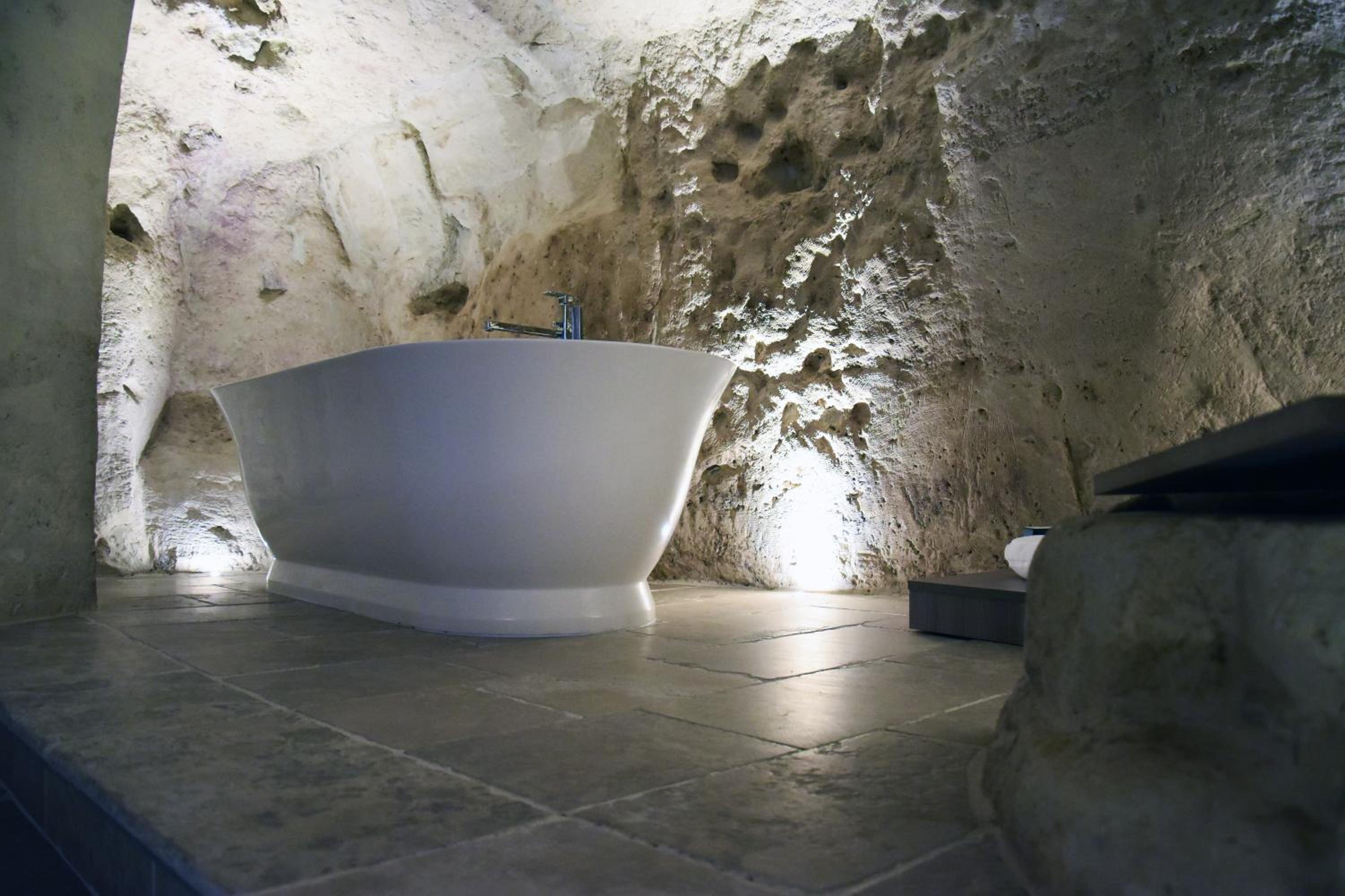 Deluxe Double Room with Bath - Photo 22