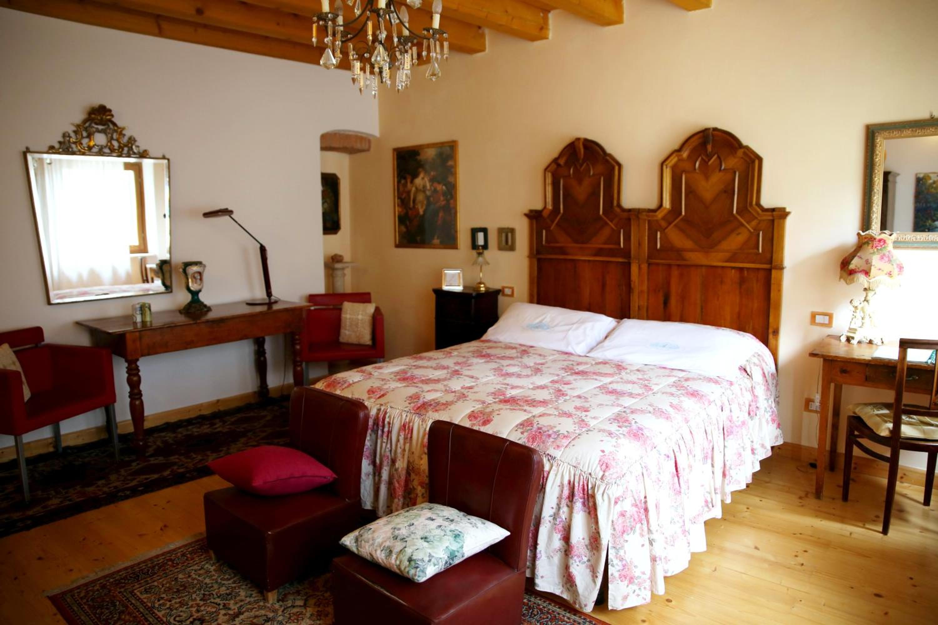 Double Room with Private Bathroom - Photo 4