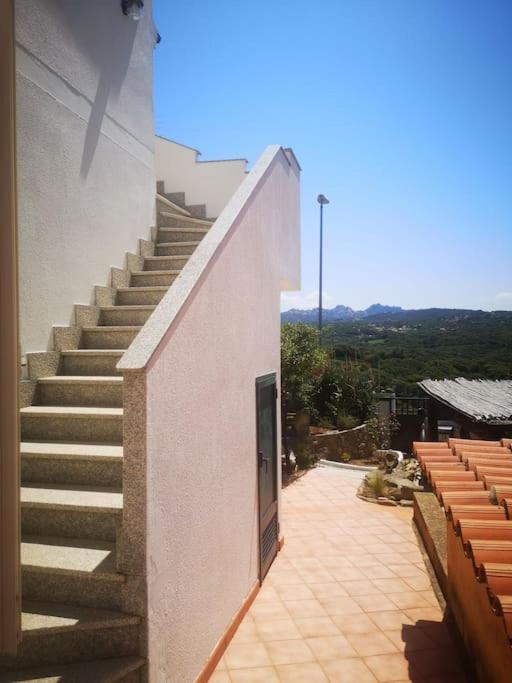 Three-Bedroom Apartment with View photo 3