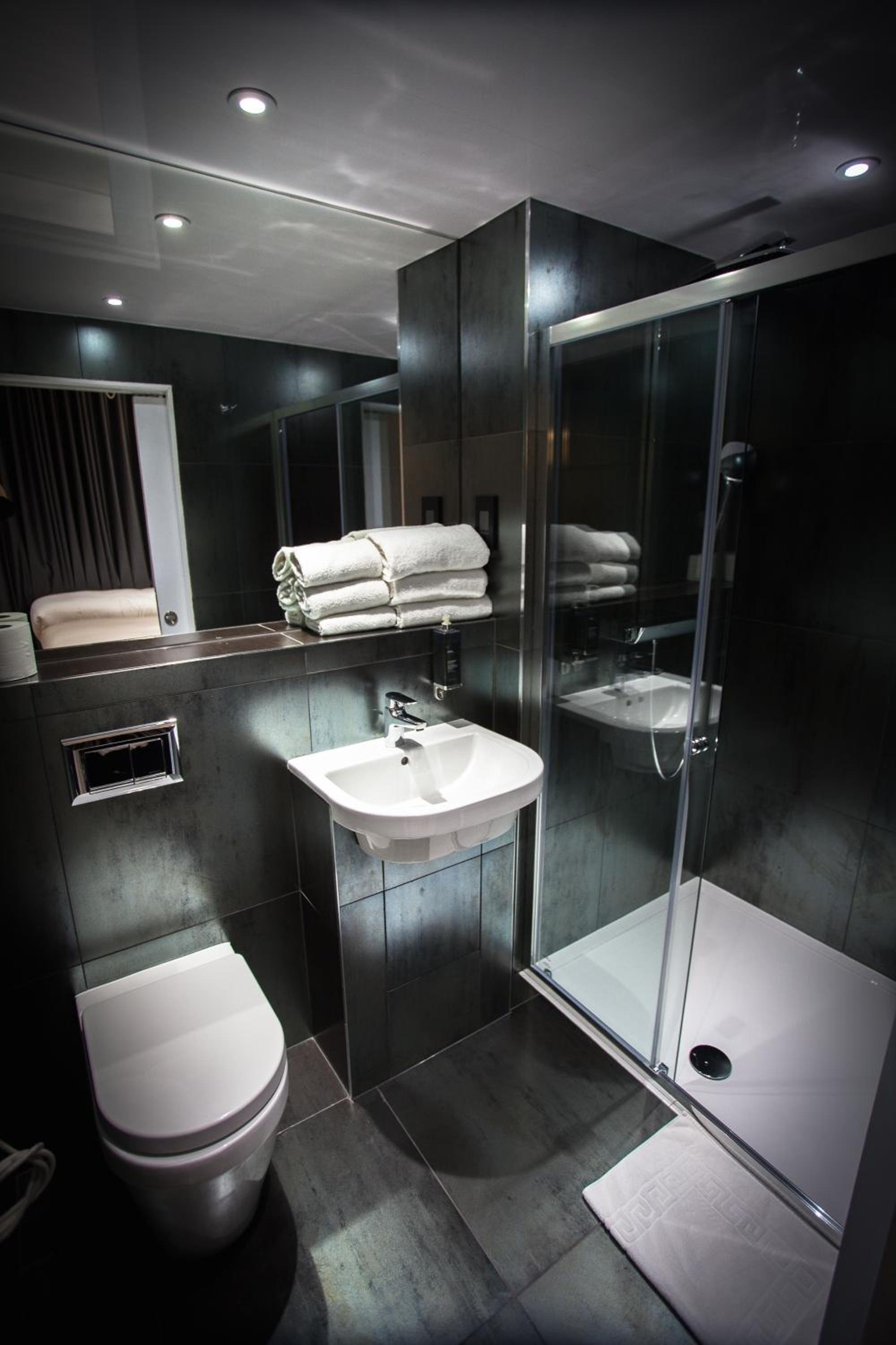 Double Room with Private Bathroom photo 2