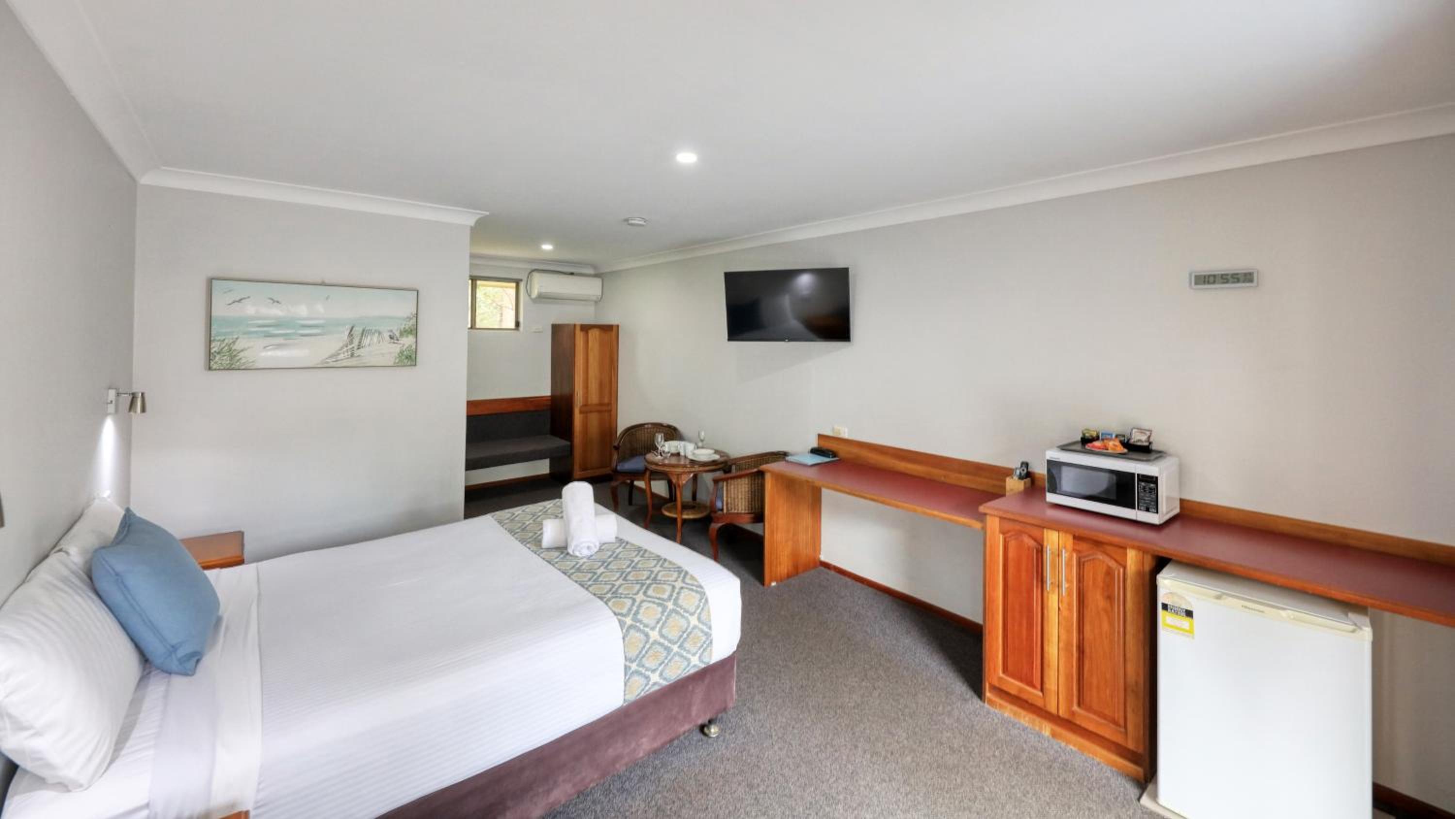 Queen Room photo 3