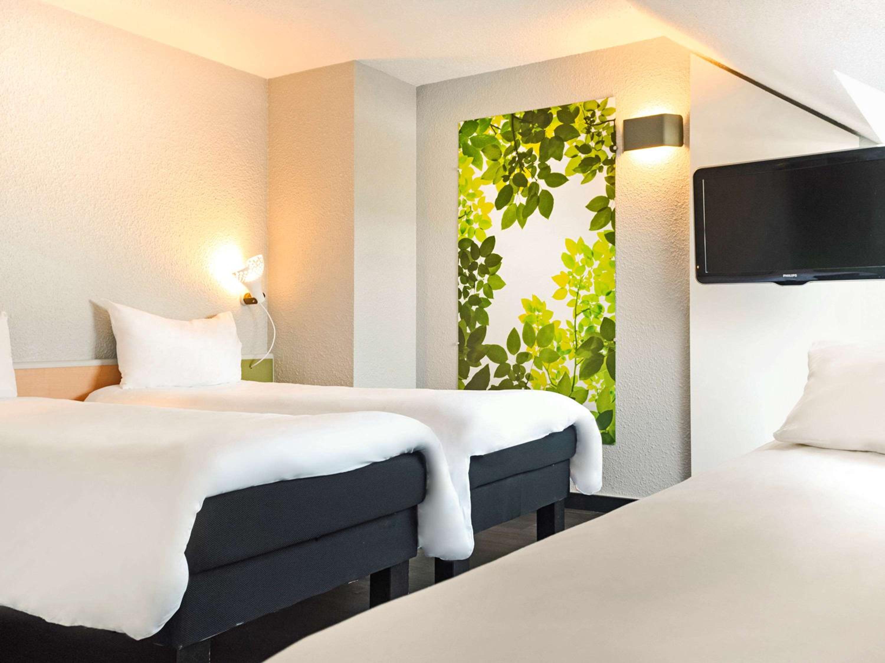 Standard Twin Room - Photo 1