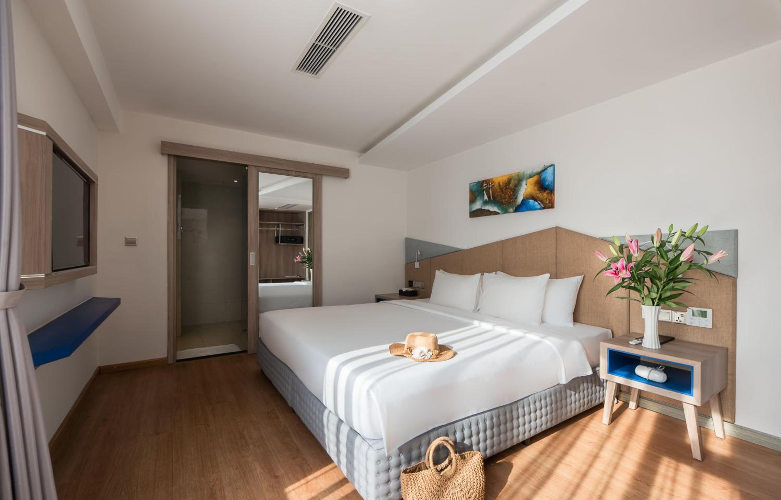 Deluxe Room - Photo 1