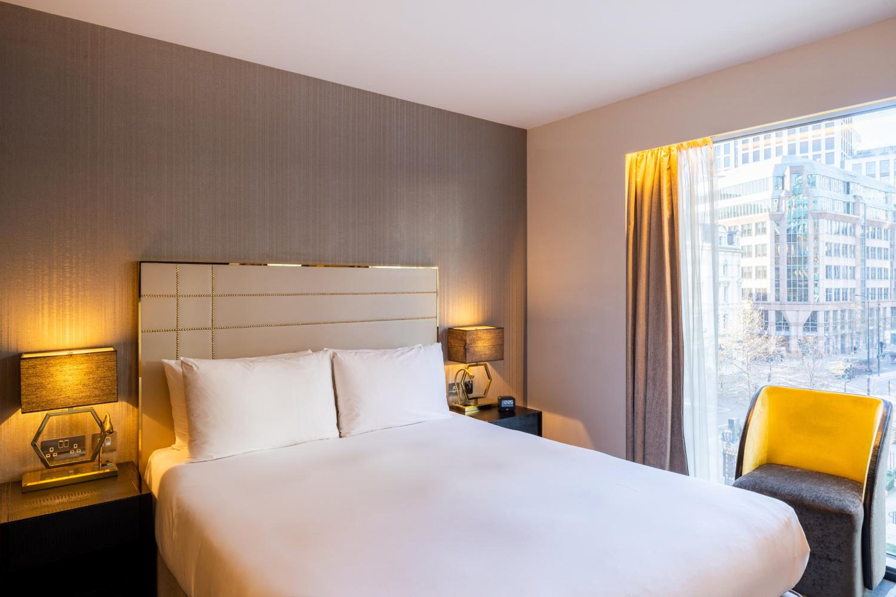 Superior King Room photo 2