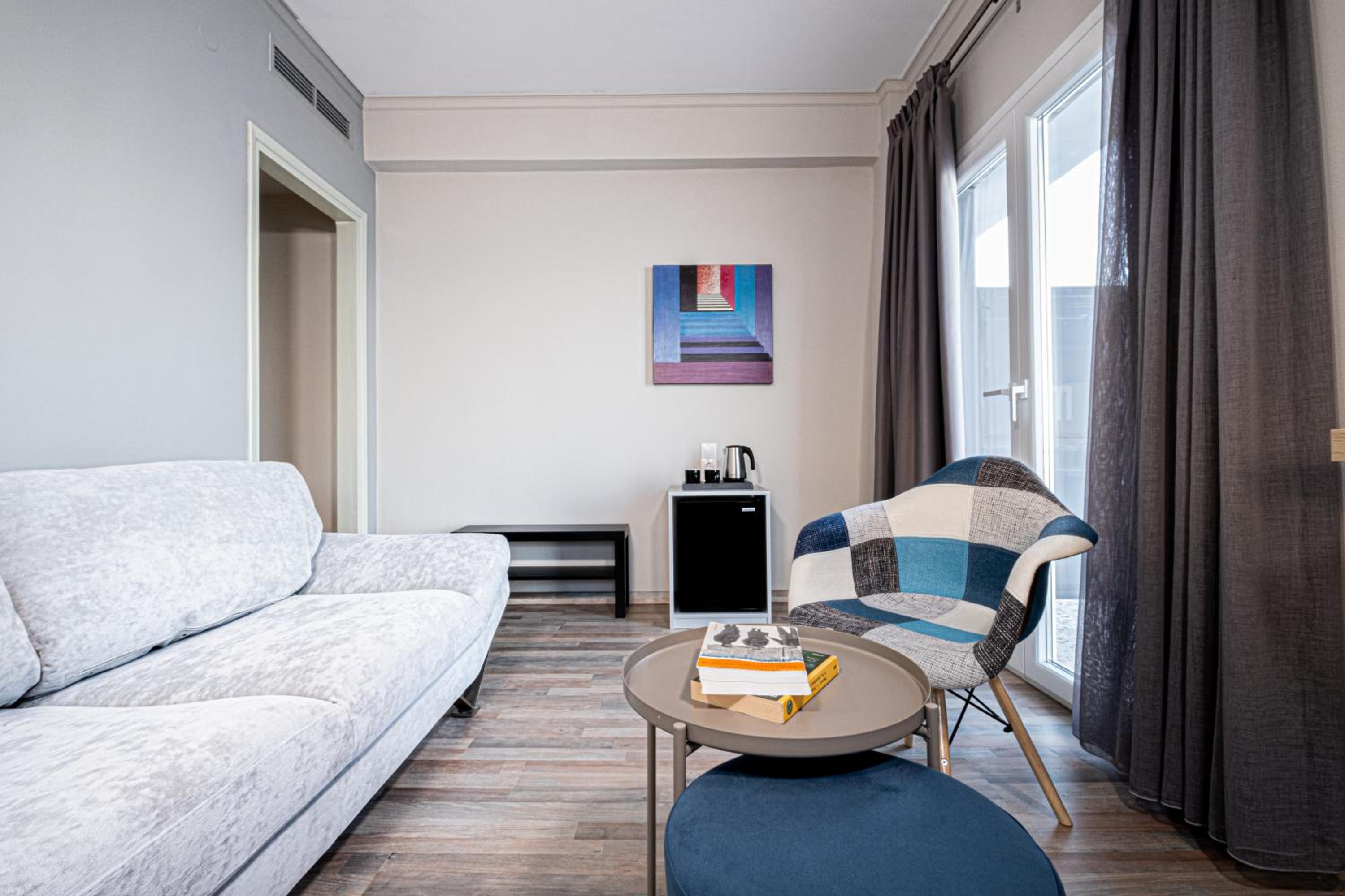 Family Room with Sea View - Photo 2