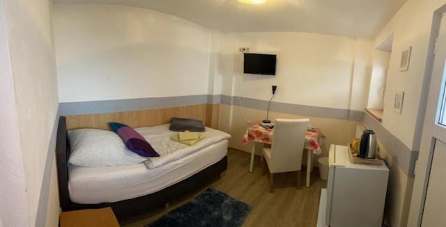 Single Room with Shower photo 1
