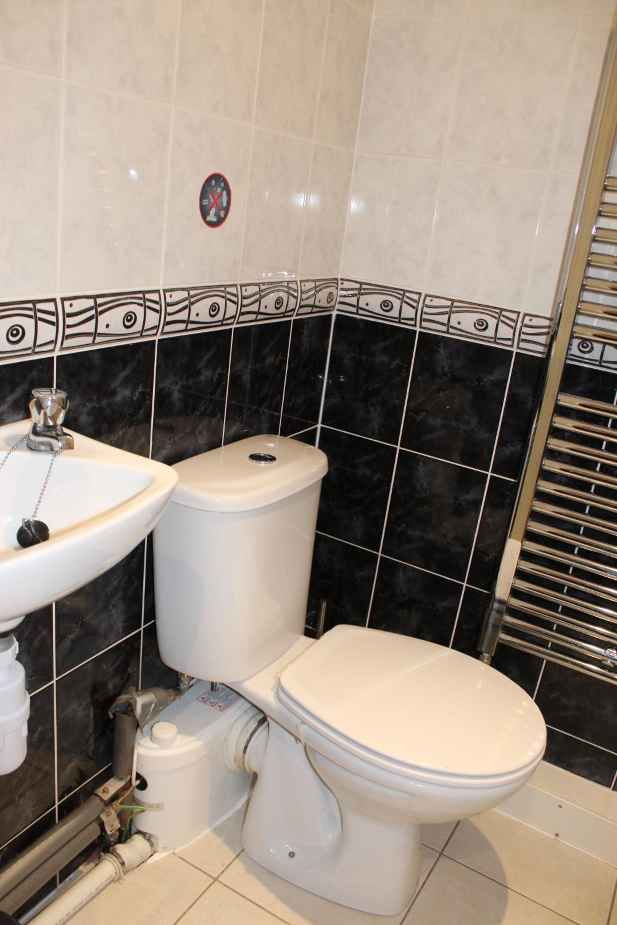 Budget Double Room photo 3