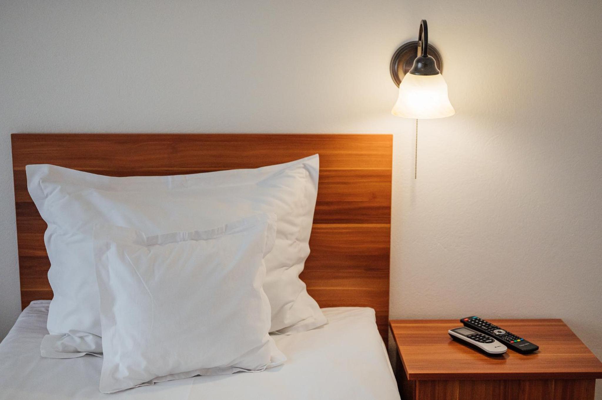Double or Twin Room with Balcony - Photo 2
