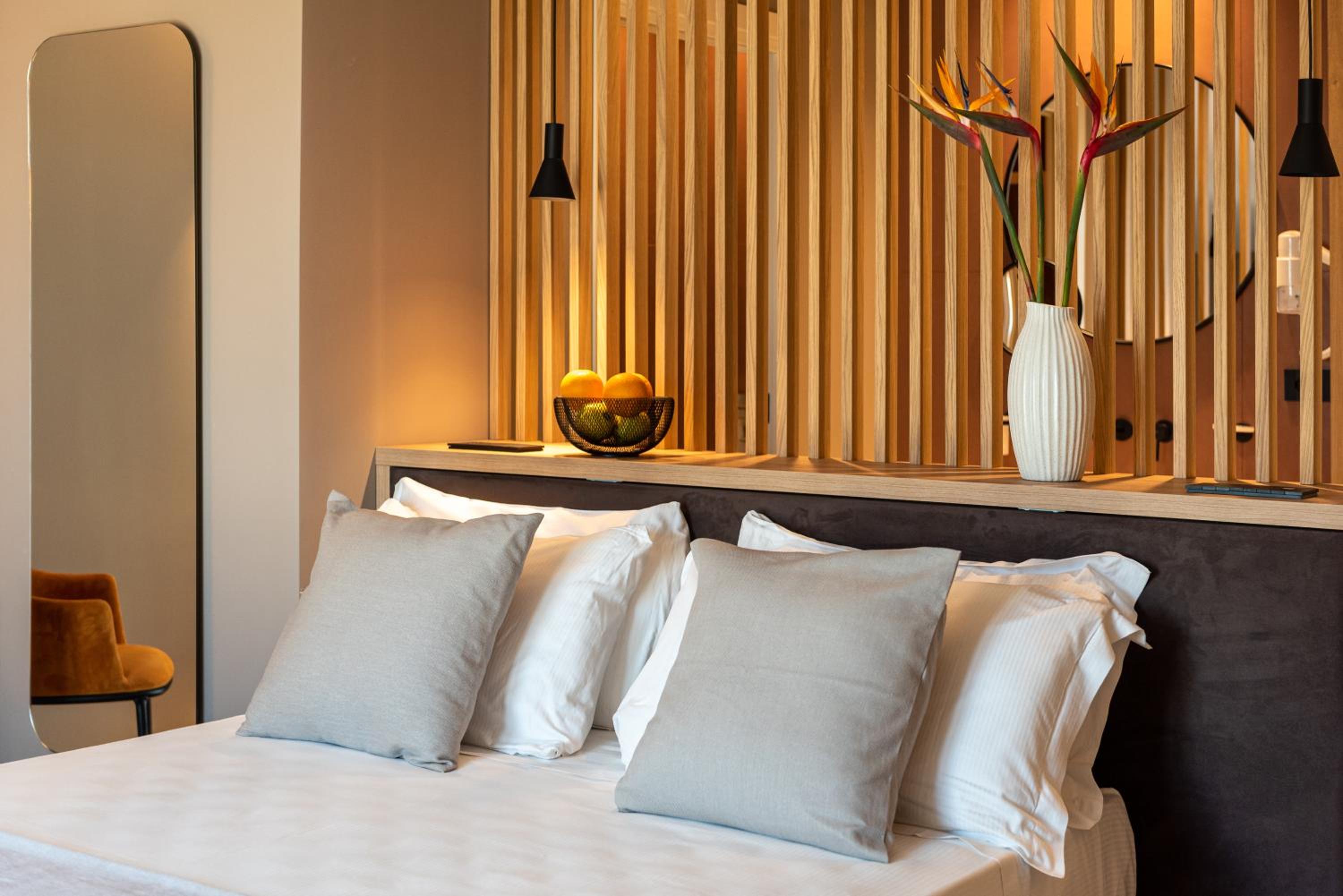 Deluxe Room - Photo 4