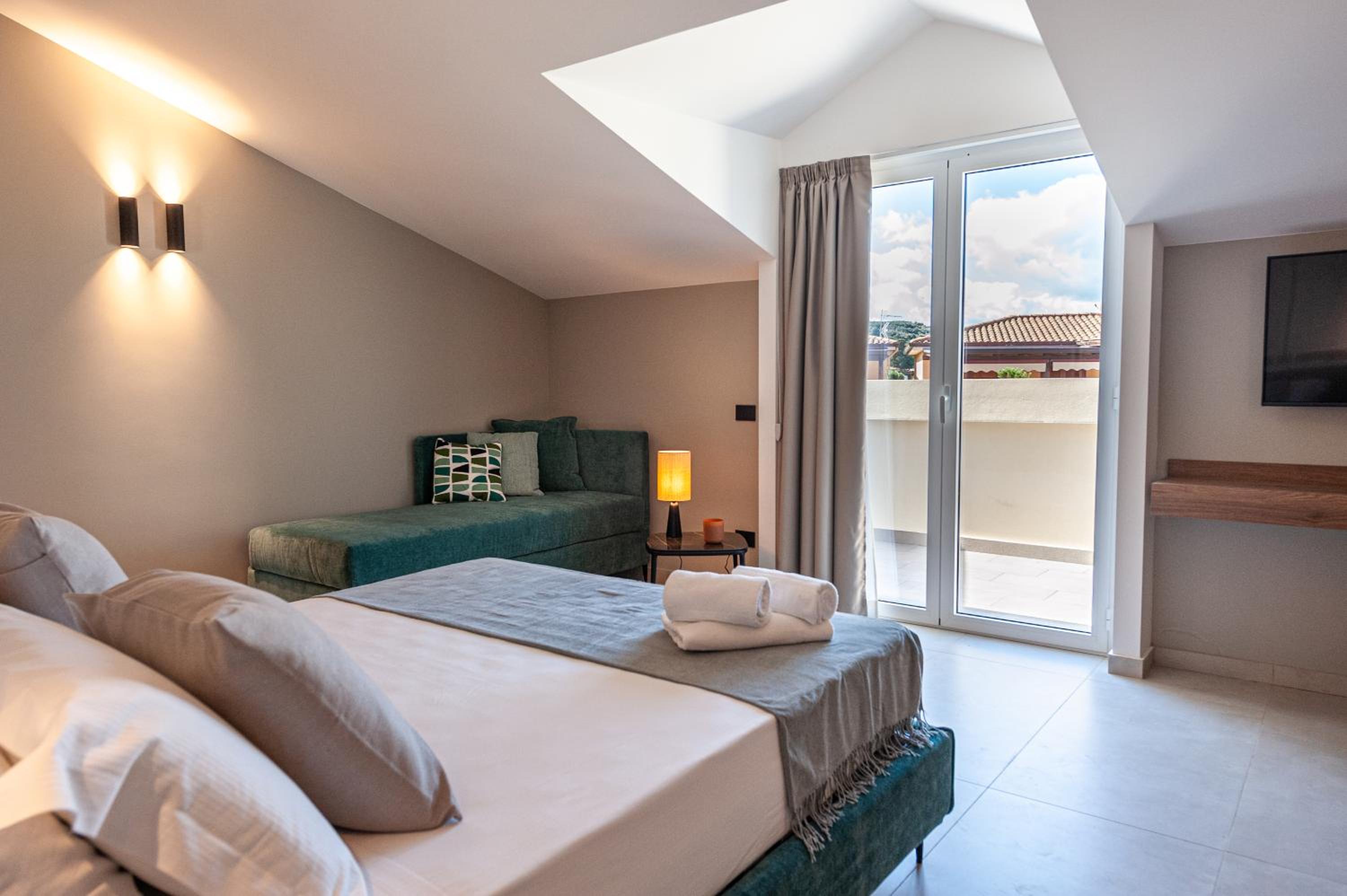 Deluxe Room - Photo 9