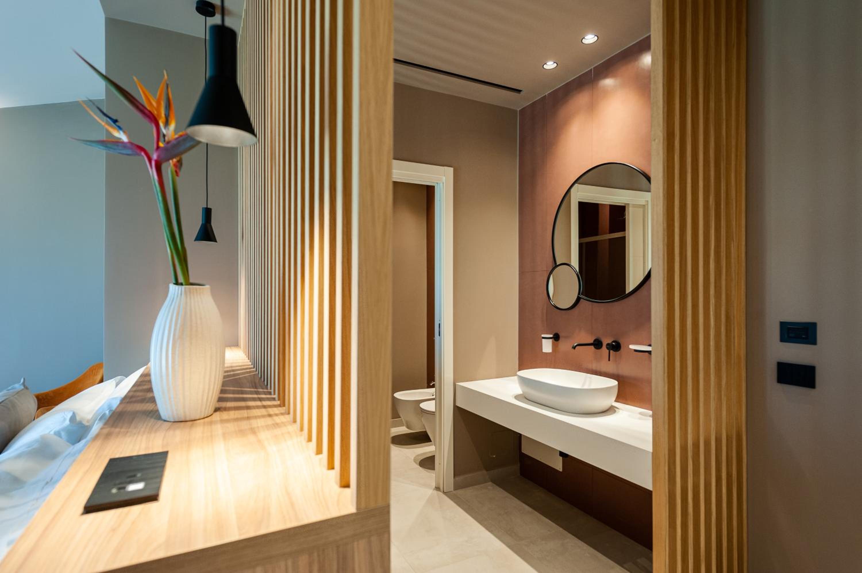 Deluxe Room - Photo 6
