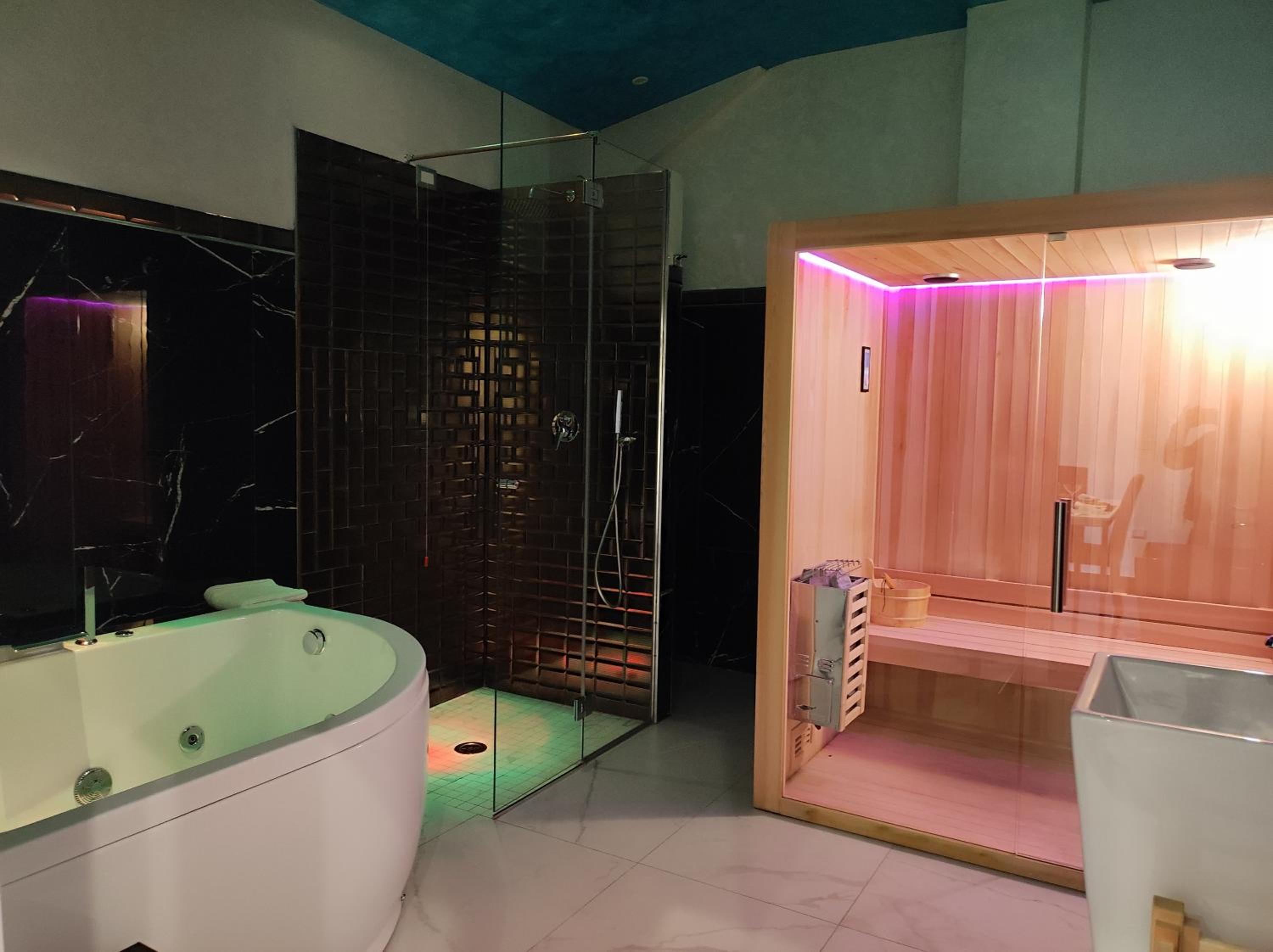 King Room with Spa Bath photo 2