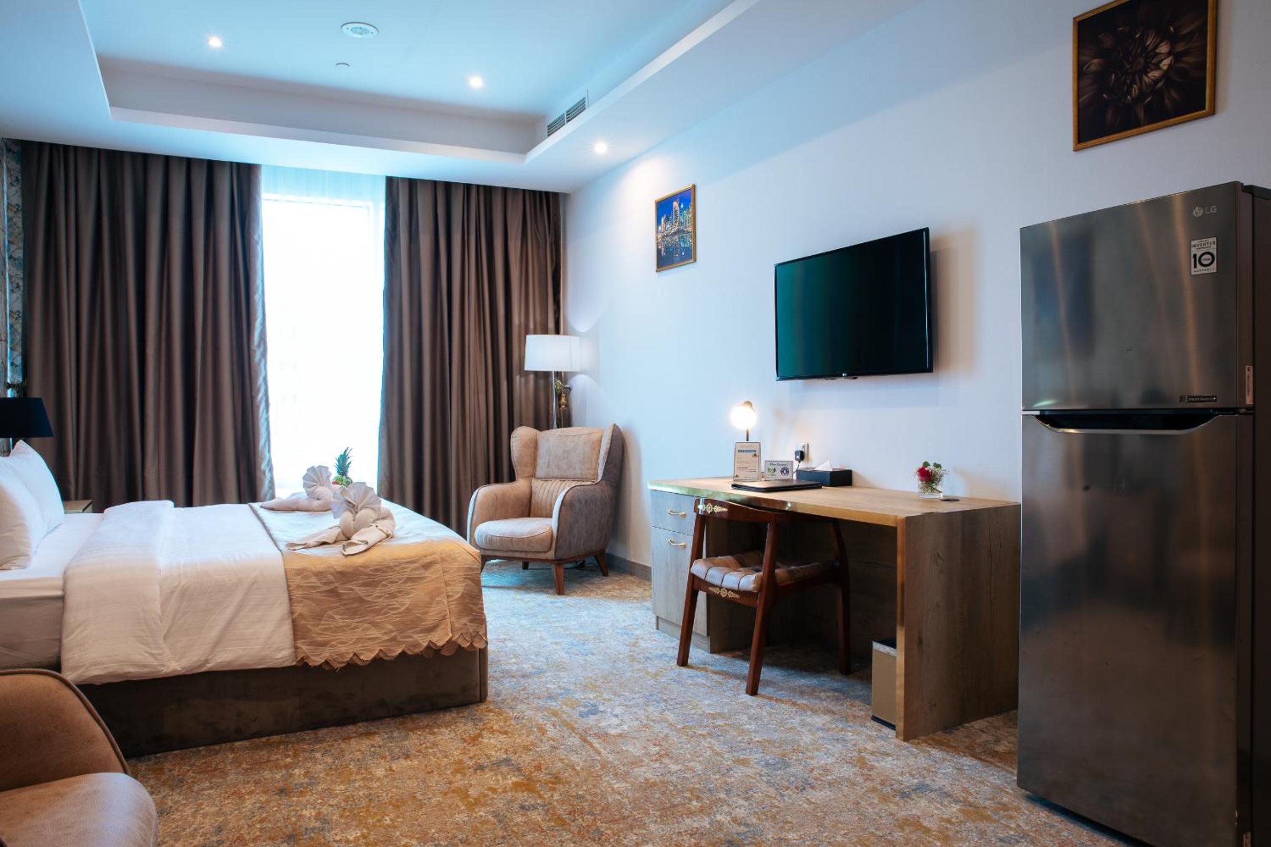 Standard King Room photo 3