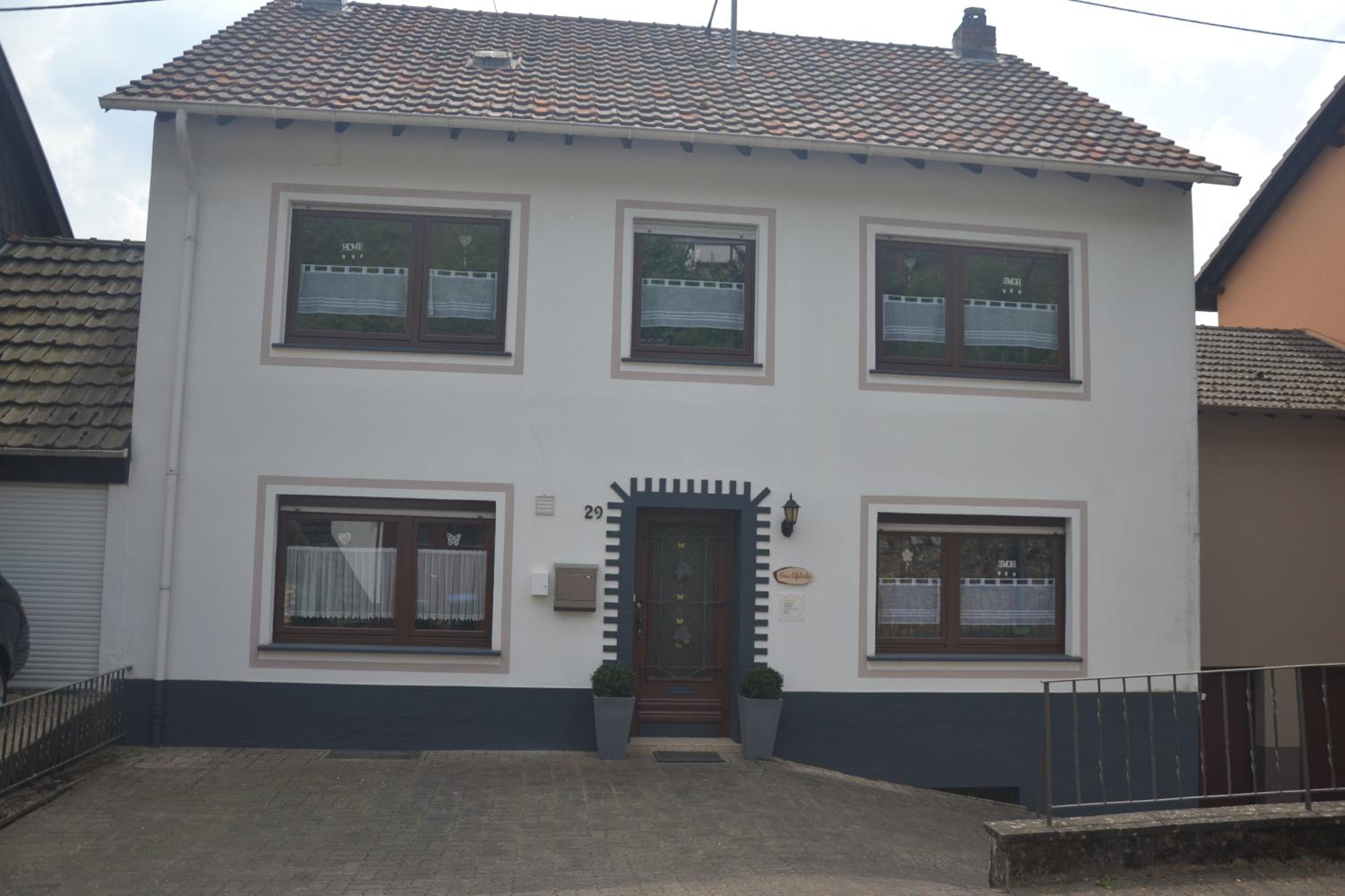 Four-Bedroom House photo 3