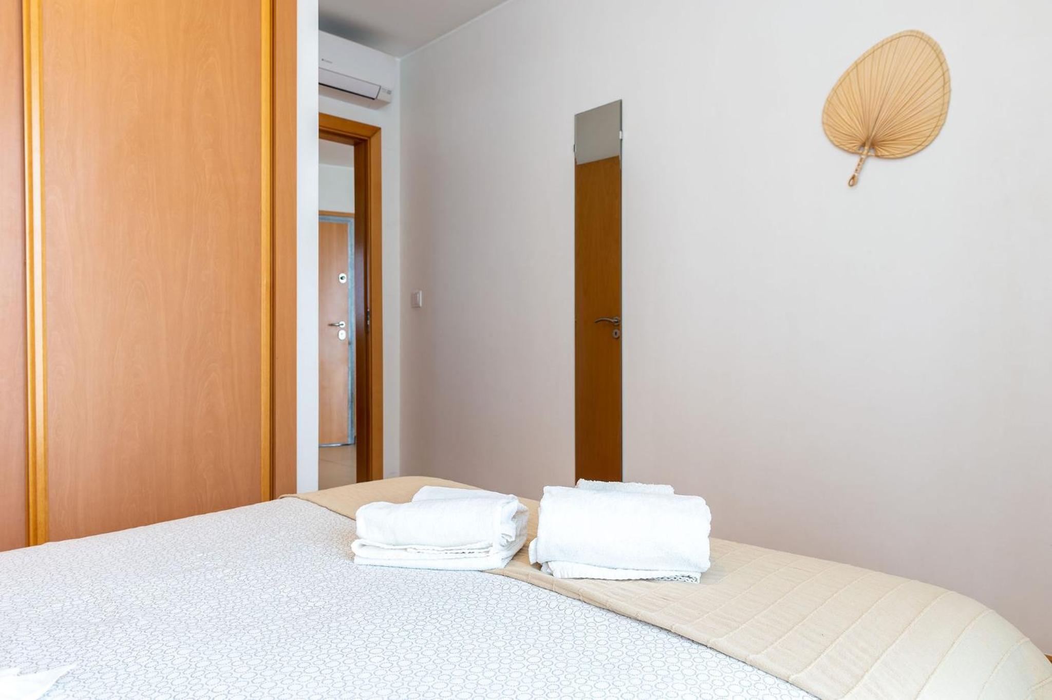 Comfort One-Bedroom Apartment with Balcony -  Lower Floor photo 3