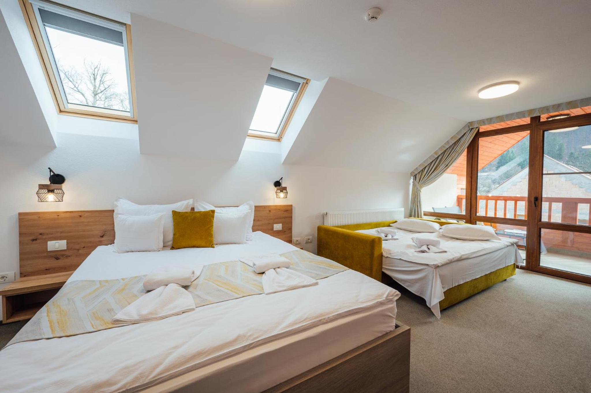 Deluxe Family Room - Photo 9