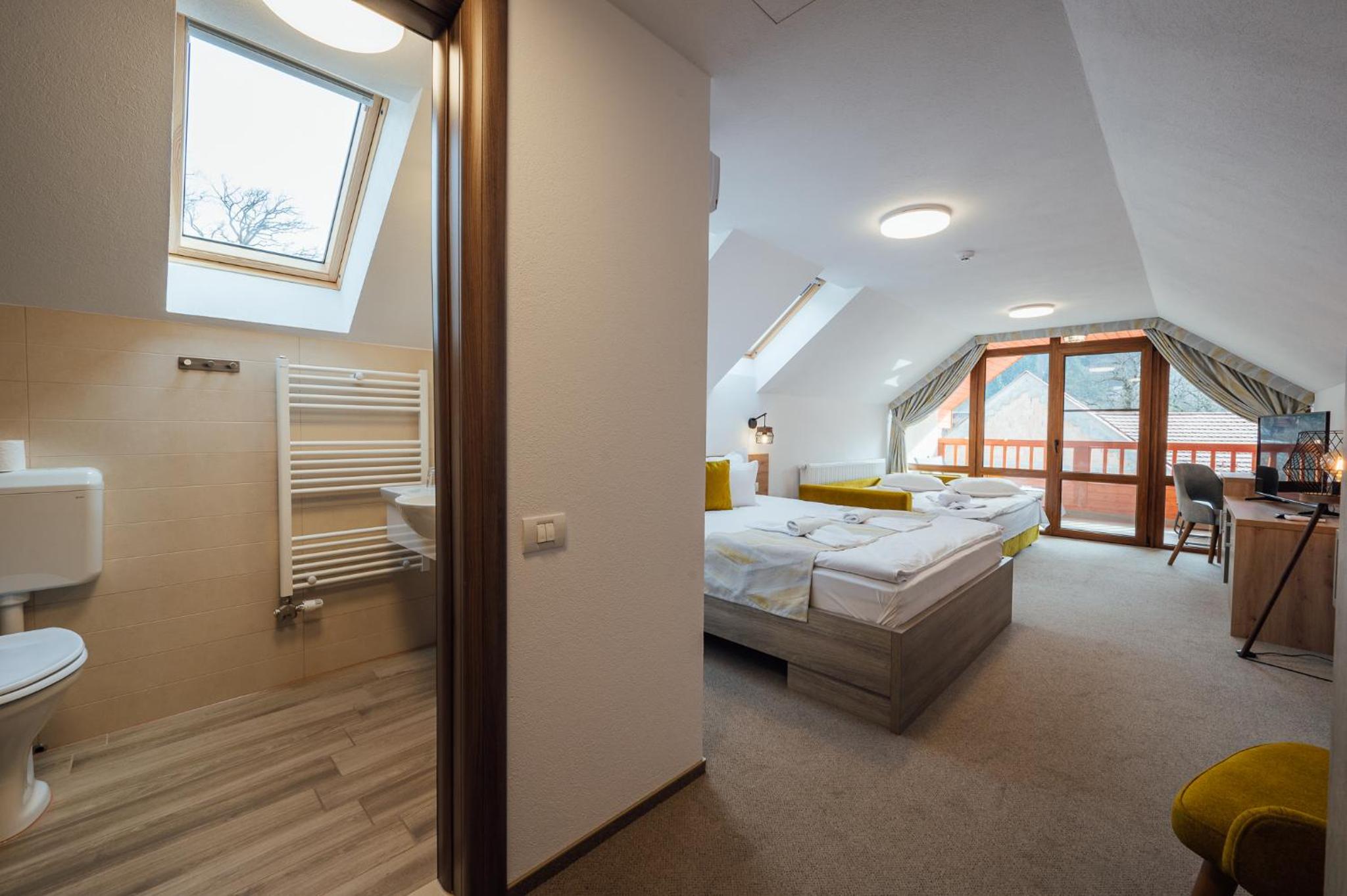 Deluxe Family Room - Photo 1