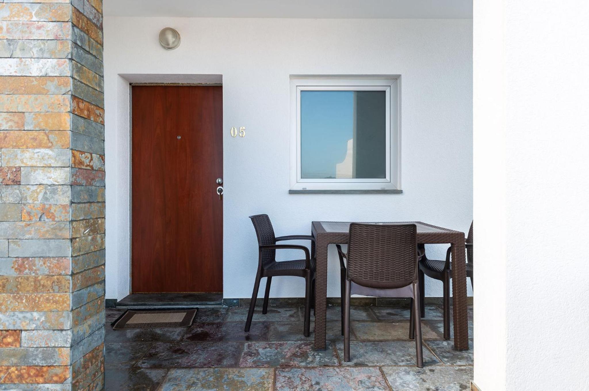 Studio Apartment with Balcony - Lower Floor photo 2