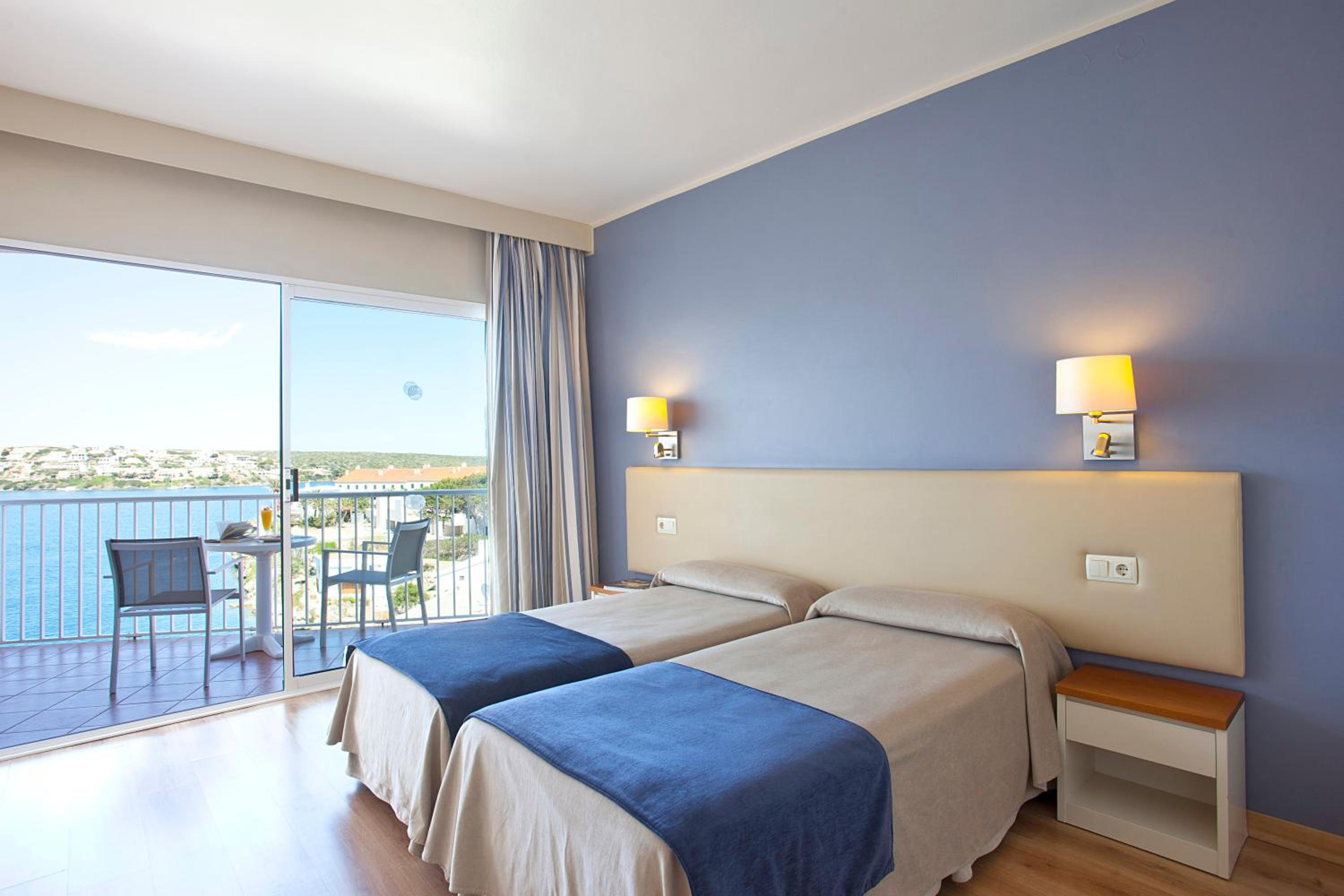 Triple Room with Partial Sea View - Photo 1