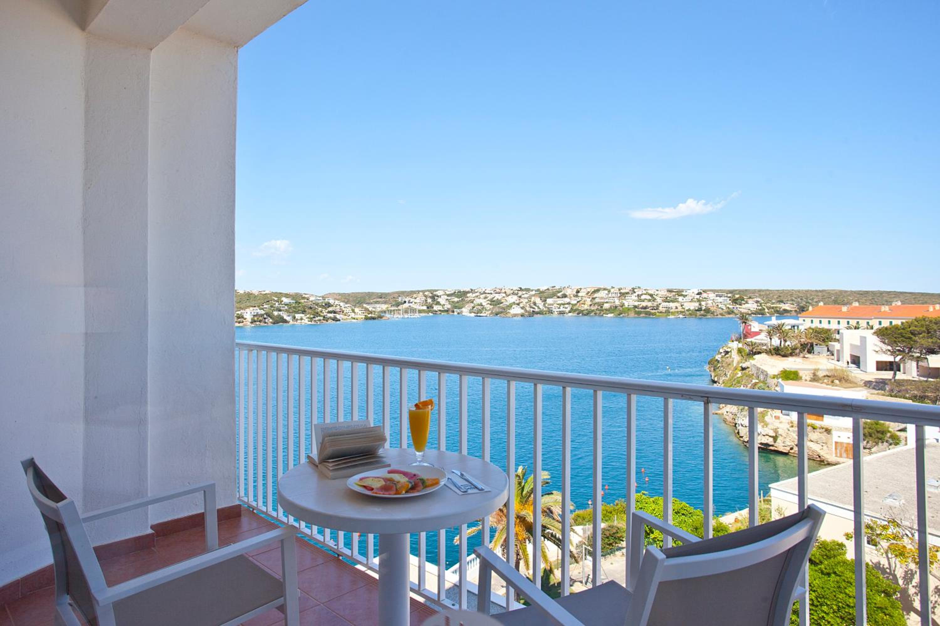 Double Room with Partial Sea View - Photo 2
