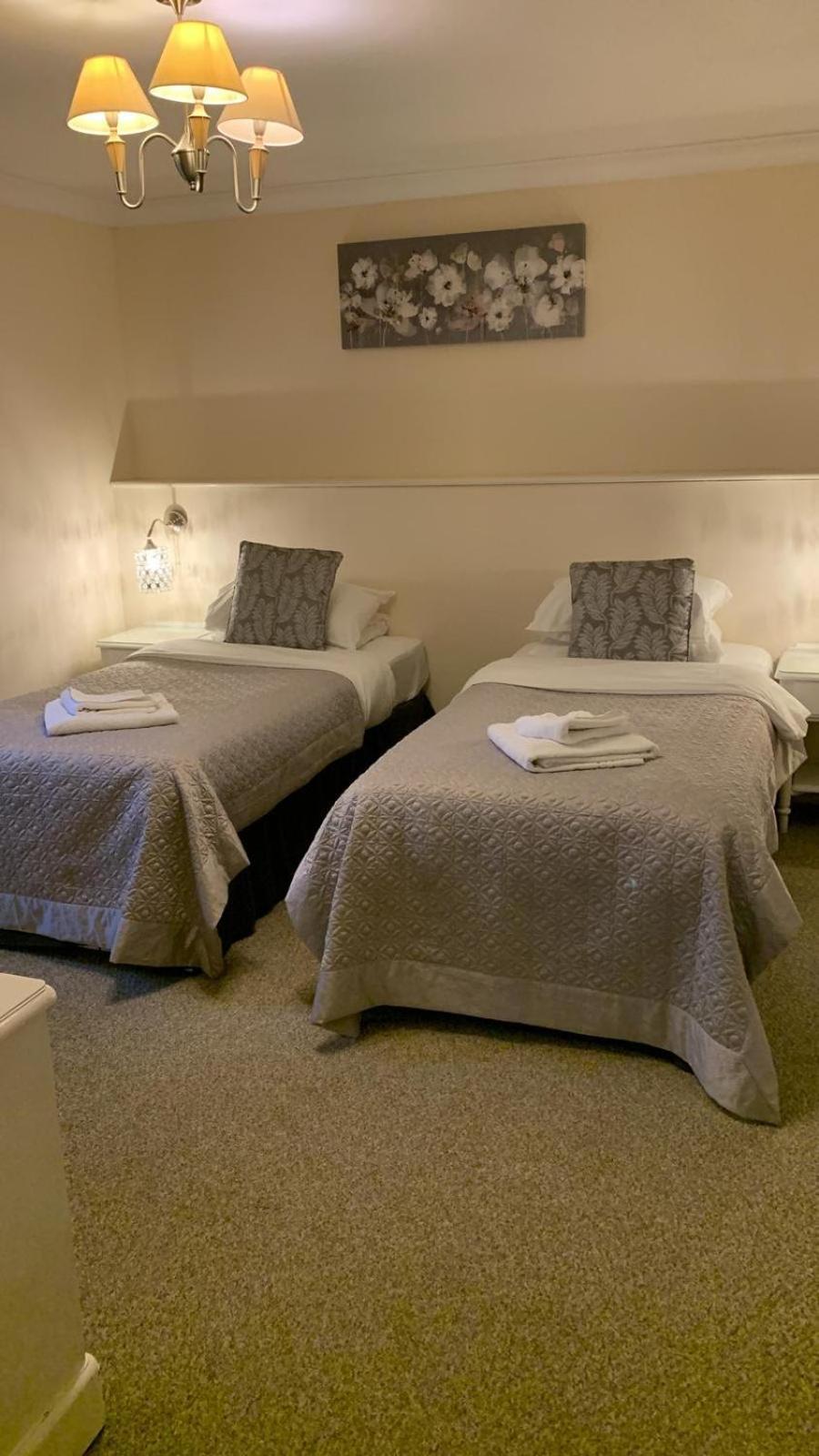 Twin Room - Photo 1