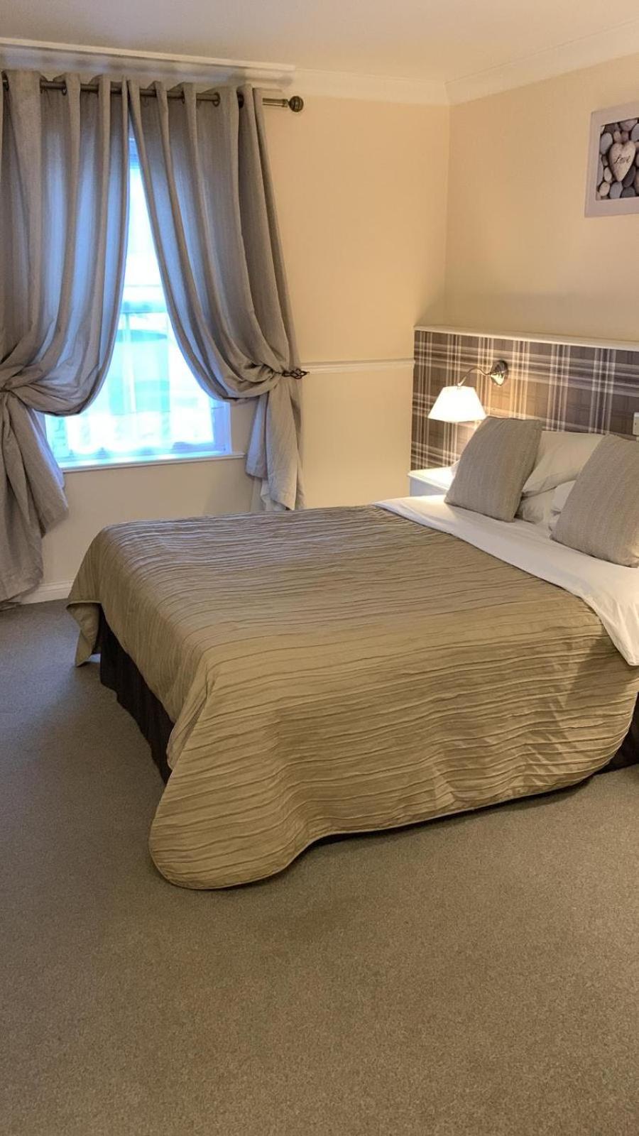 Double Room - Photo 7