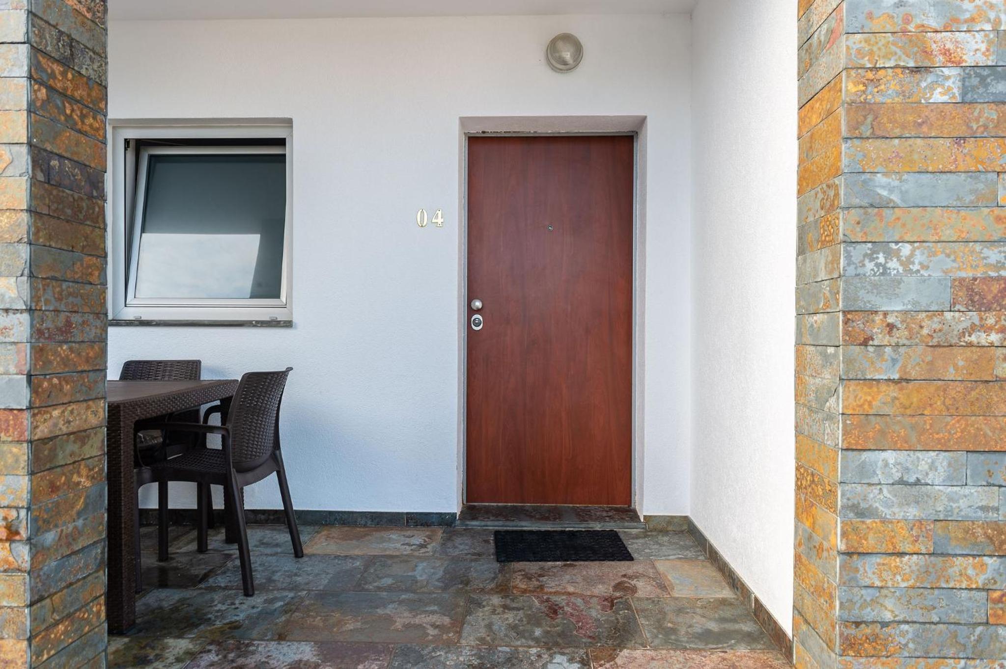 Studio Apartment with Balcony - Lower Floor photo 2
