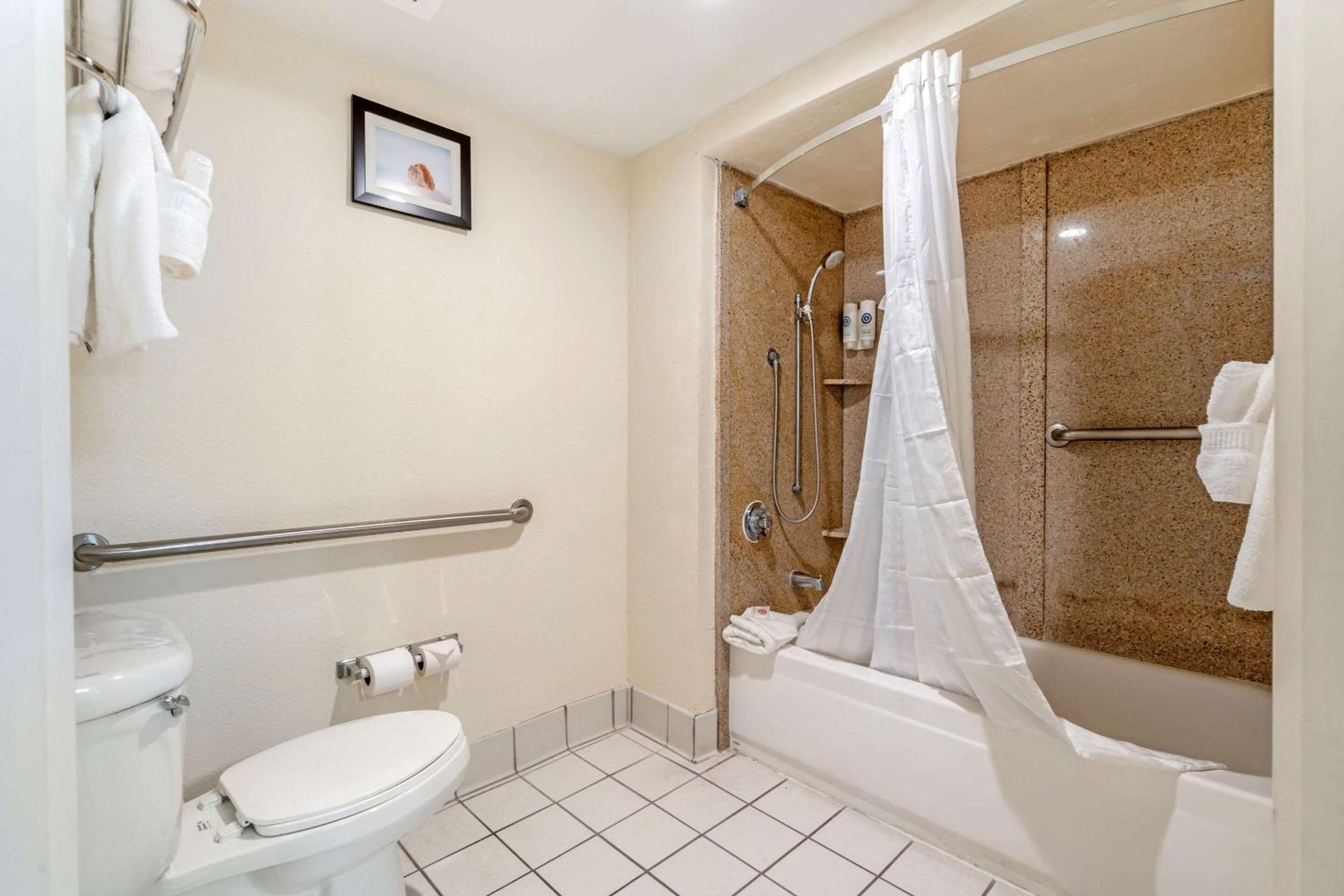Double Room with Two Double Beds - Disability Access - Photo 2